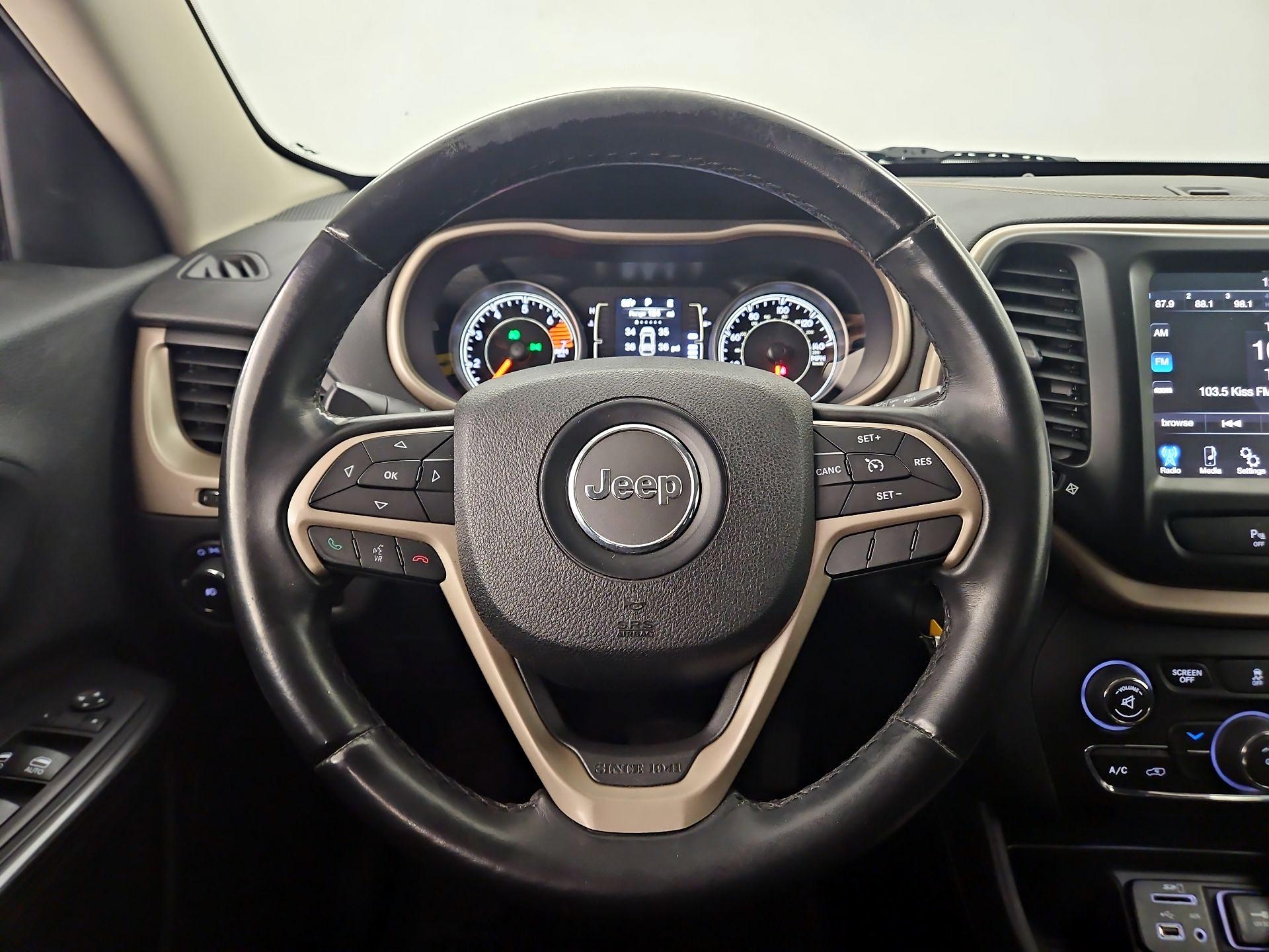 Thumbnail: 2016 Jeep Cherokee - 10