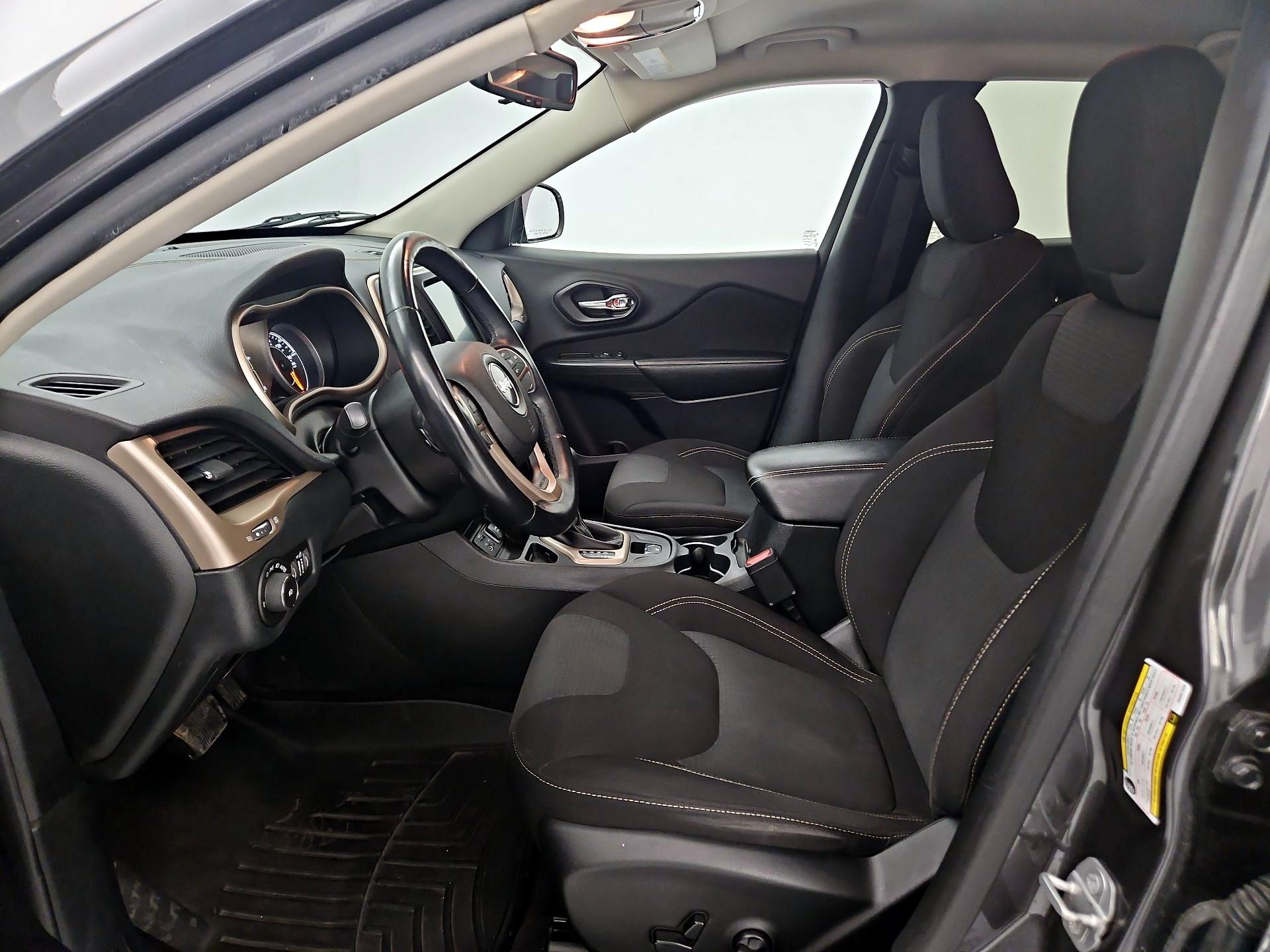 Thumbnail: 2016 Jeep Cherokee - 11