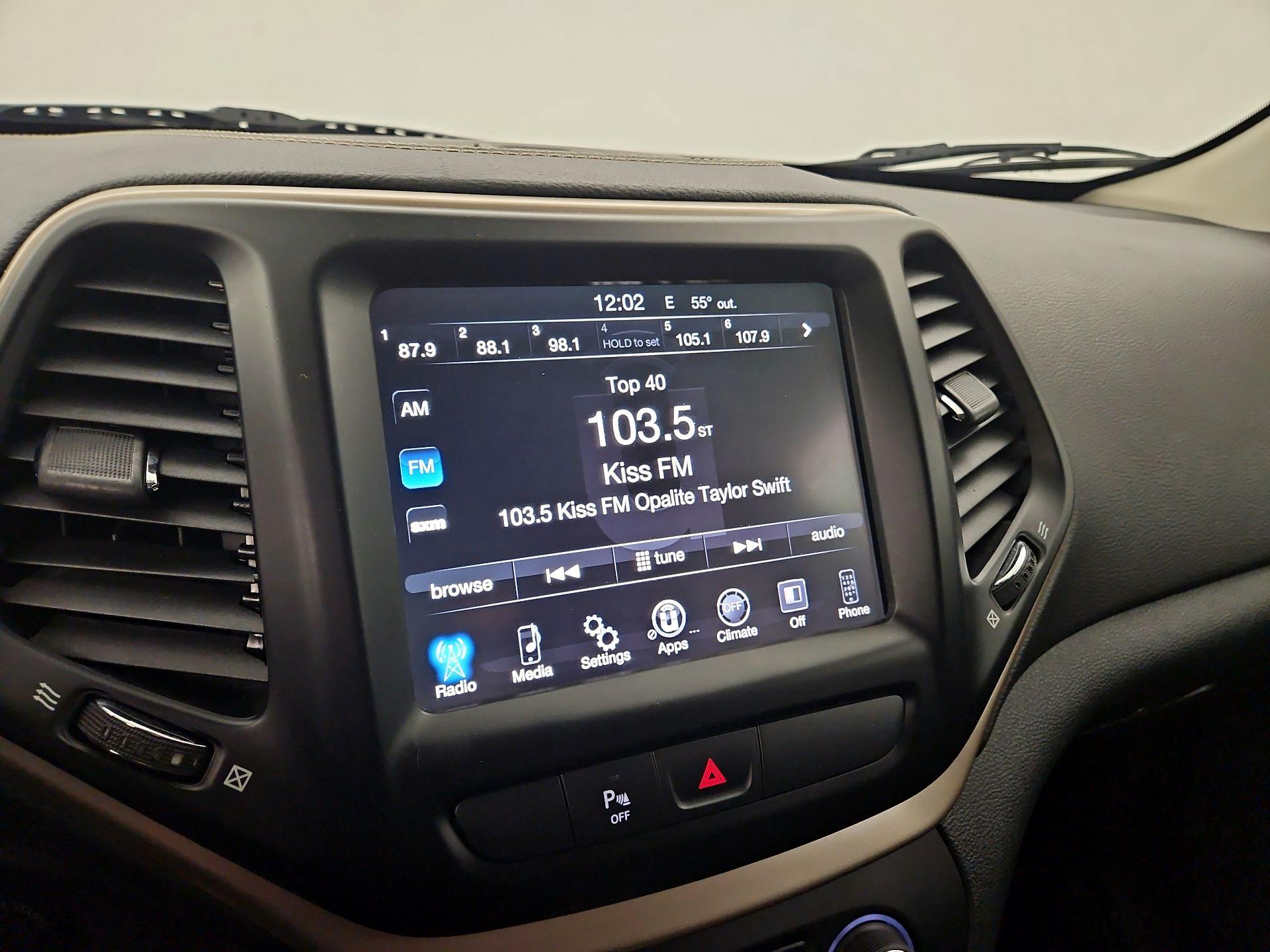 Thumbnail: 2016 Jeep Cherokee - 15