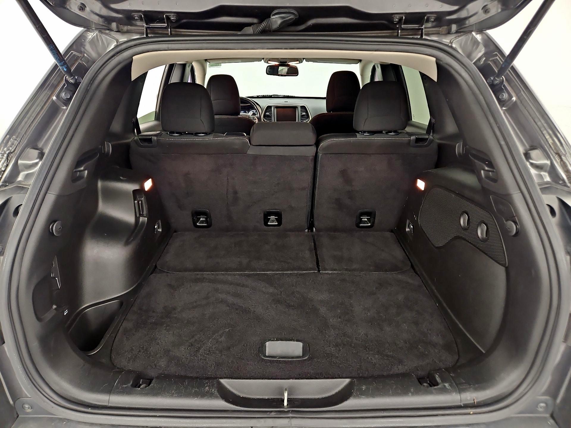 Thumbnail: 2016 Jeep Cherokee - 20