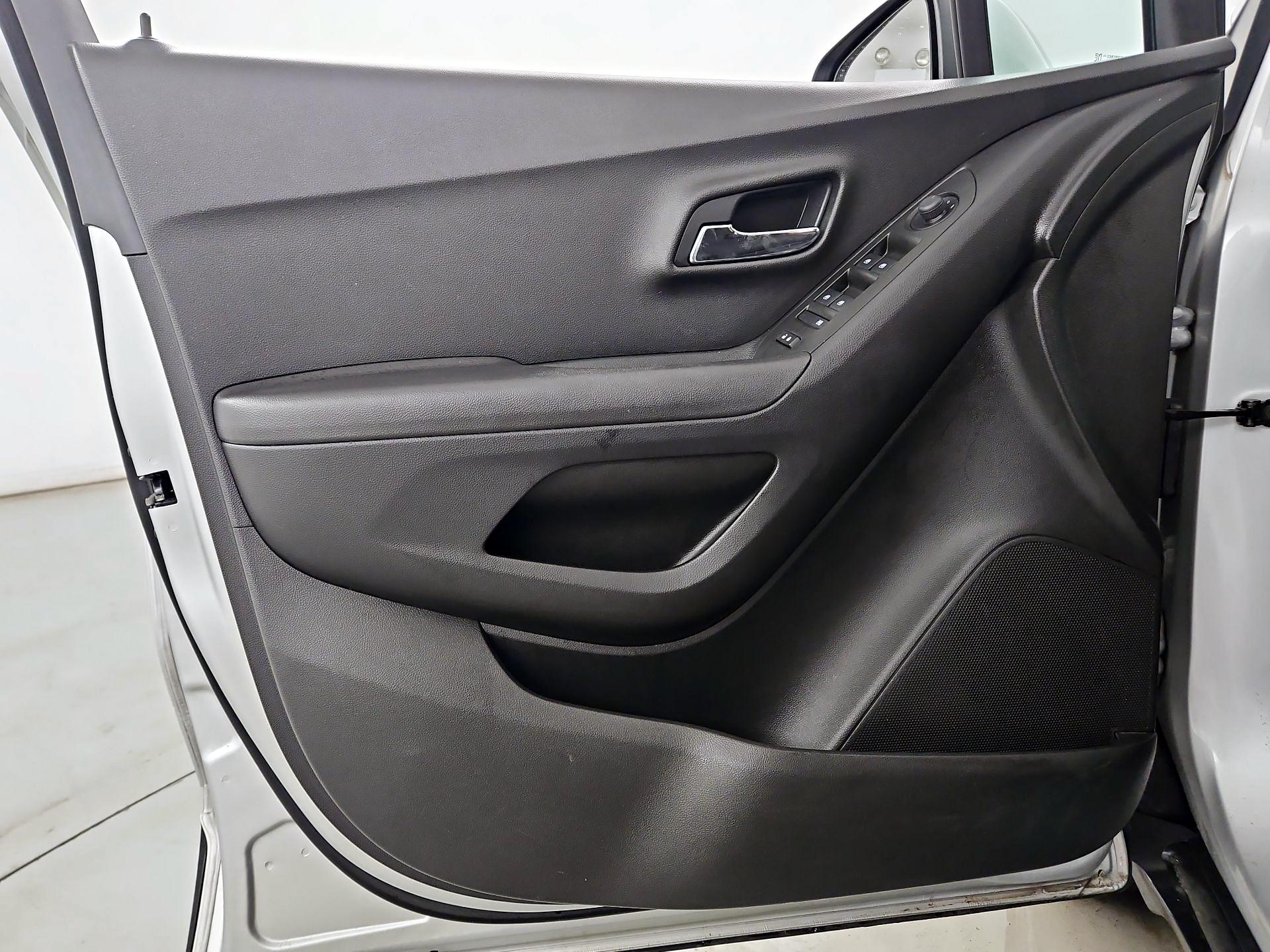 Thumbnail: 2019 Chevrolet Trax - 12