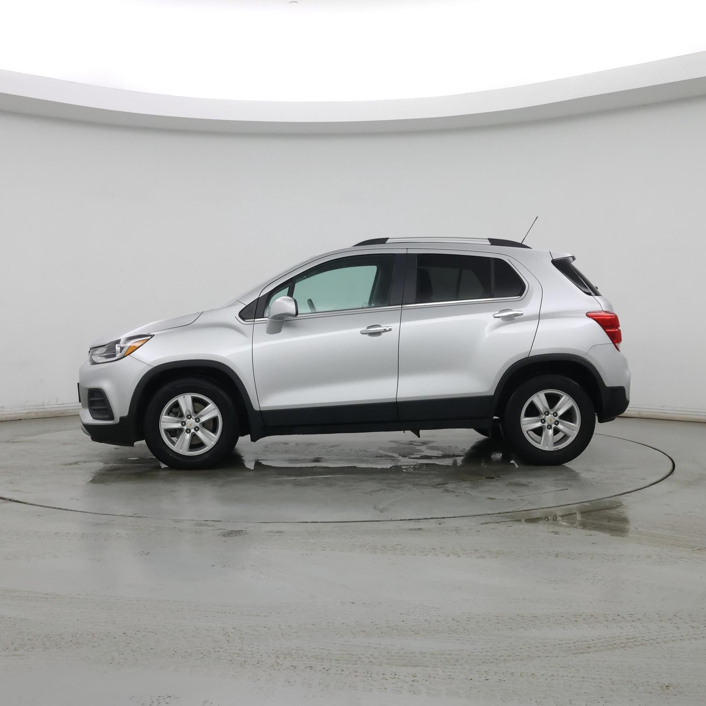 Thumbnail: 2019 Chevrolet Trax - 3