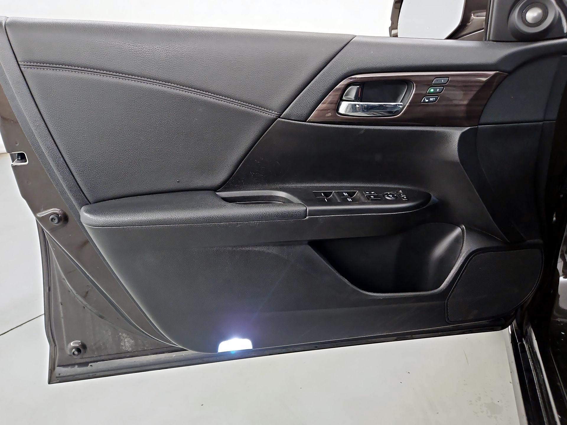 Thumbnail: 2017 Honda Accord - 12