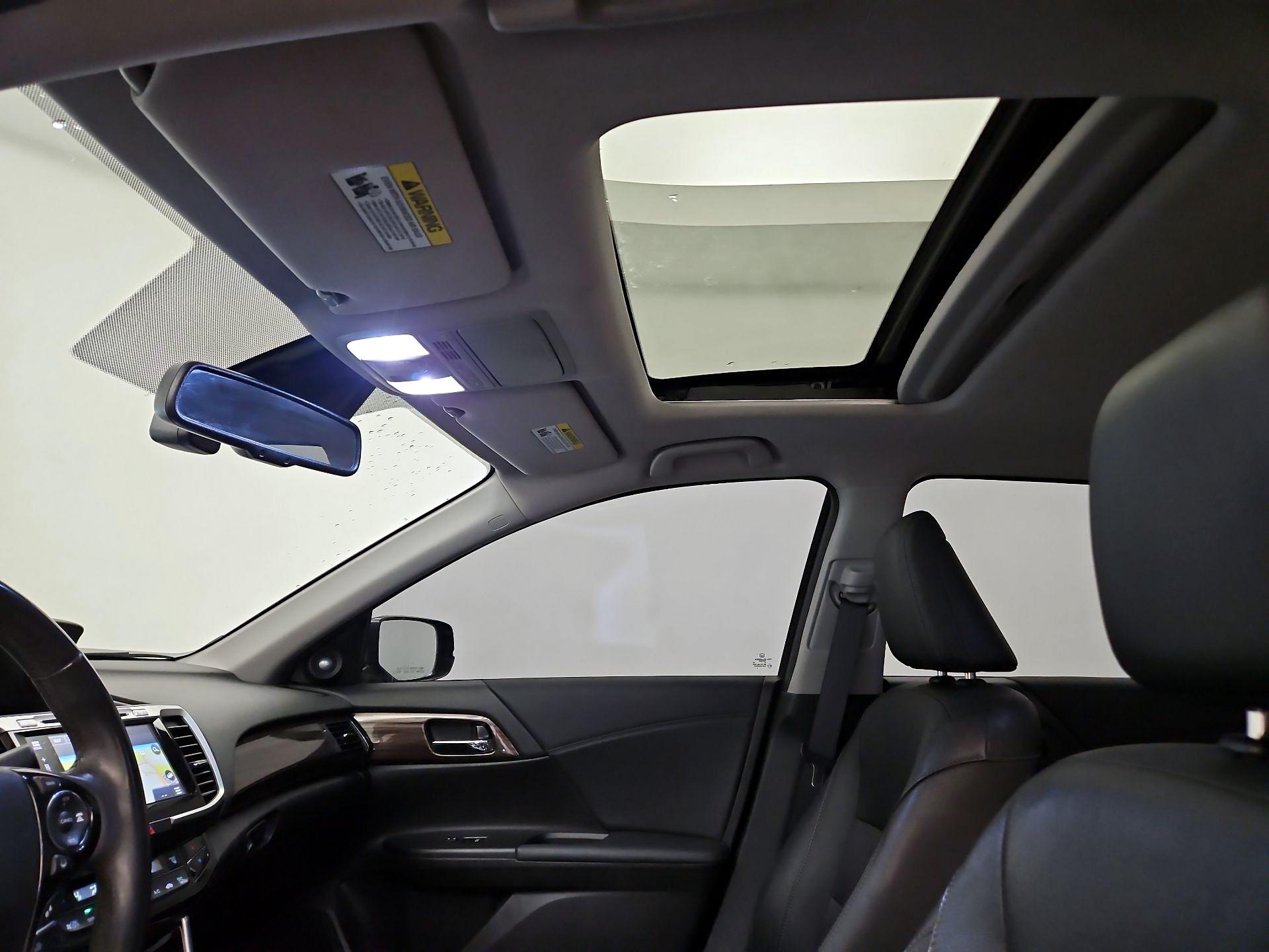 Thumbnail: 2017 Honda Accord - 20