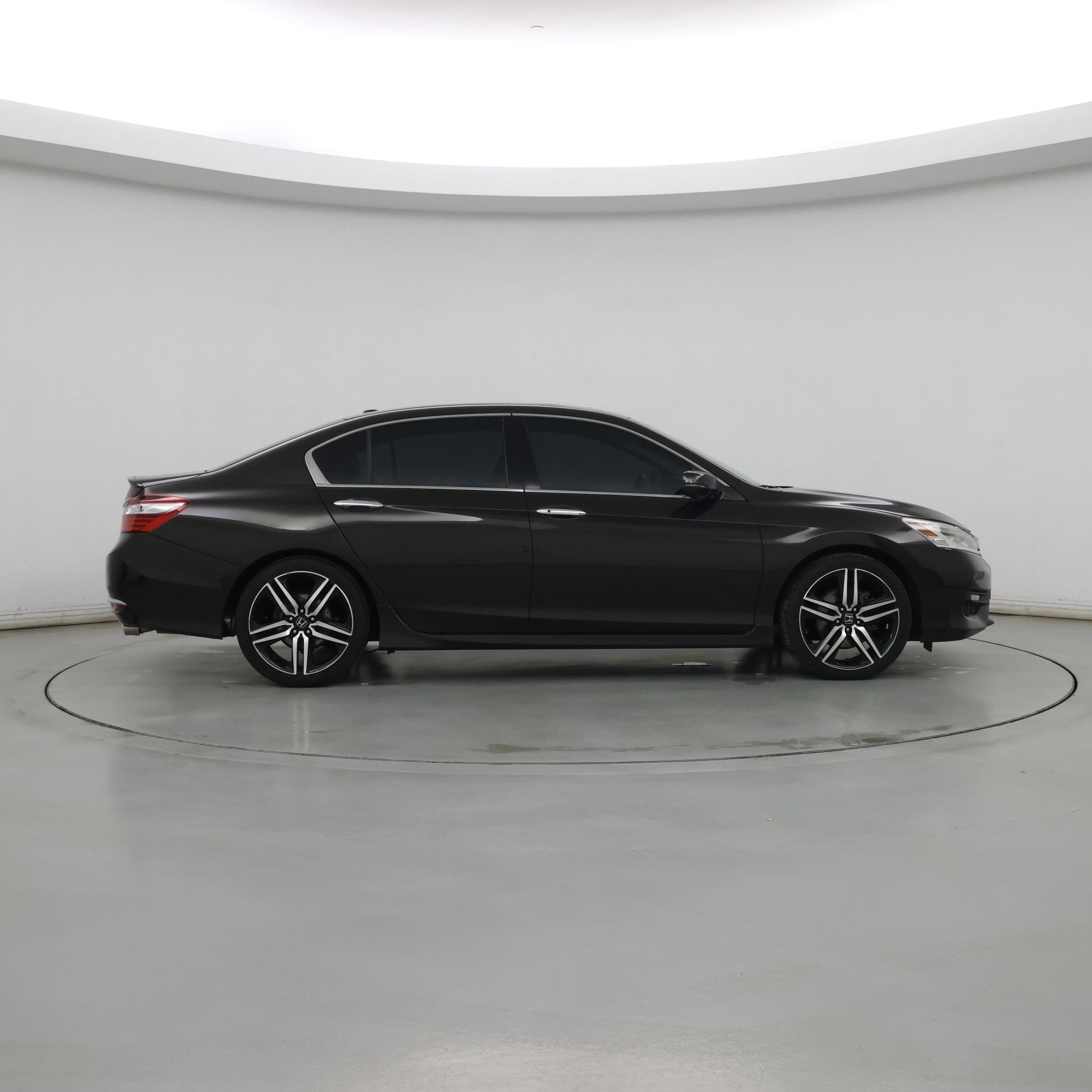 Thumbnail: 2017 Honda Accord - 7