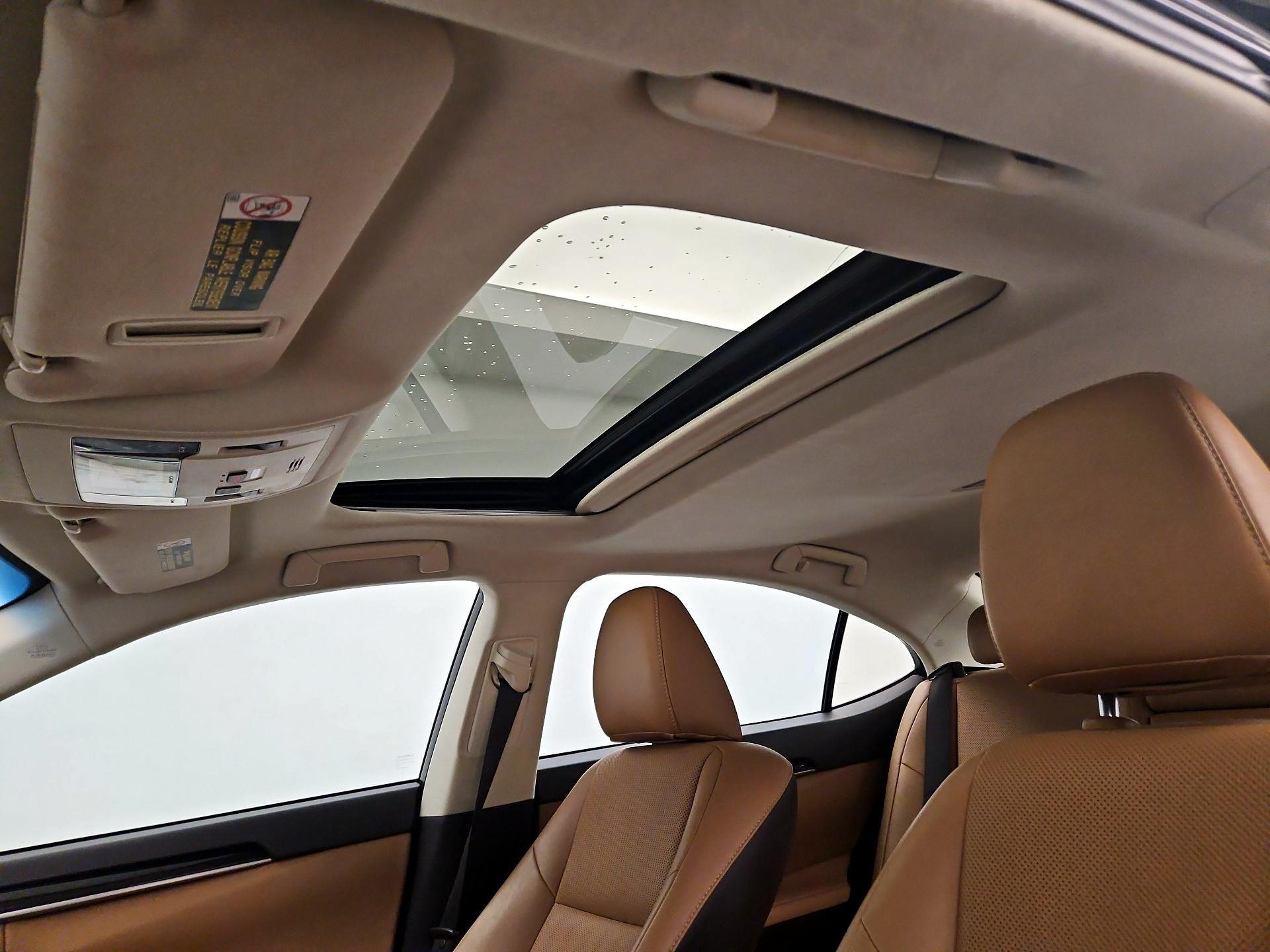 Thumbnail: 2016 Lexus ES - 19