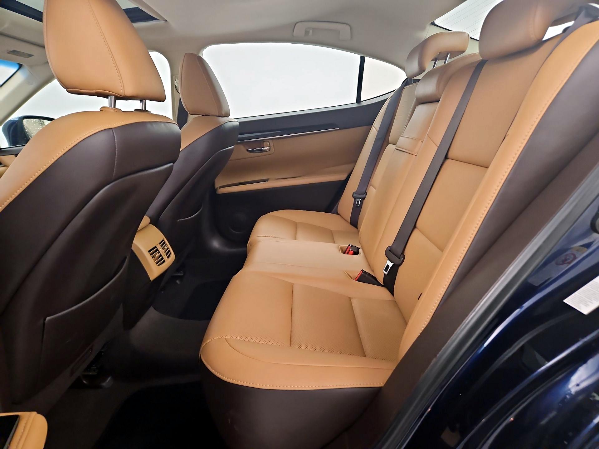 Thumbnail: 2016 Lexus ES - 20