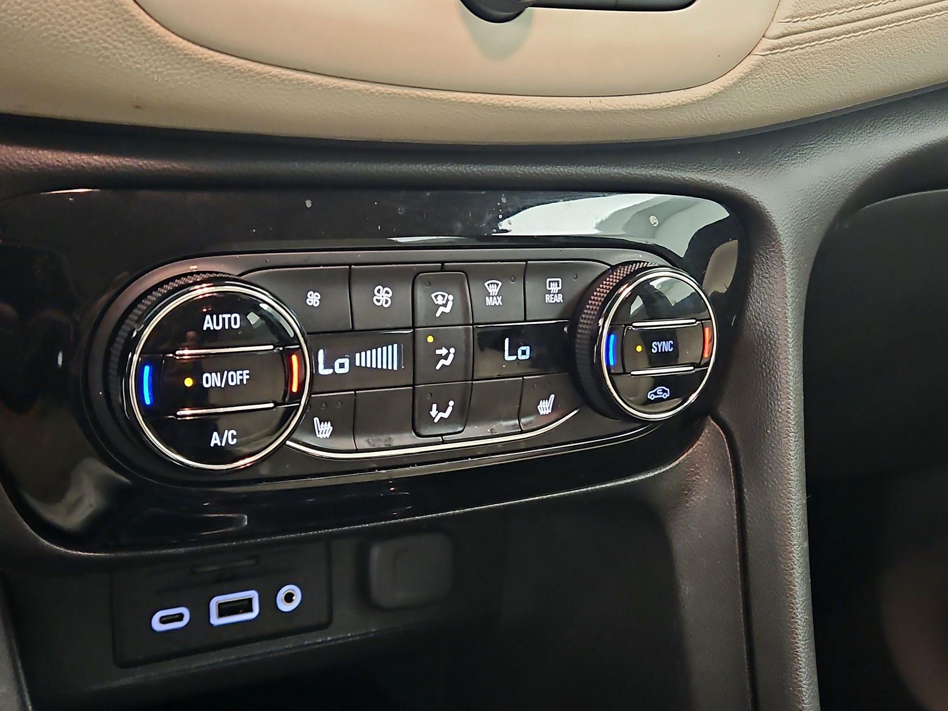 Thumbnail: 2020 Buick Encore GX - 17