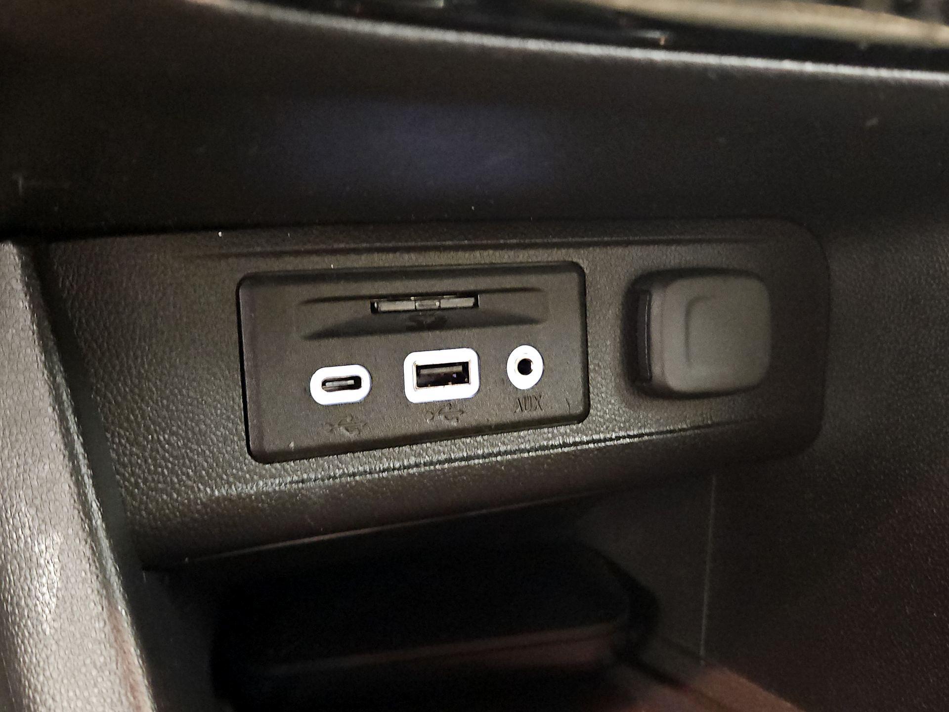 Thumbnail: 2020 Buick Encore GX - 19