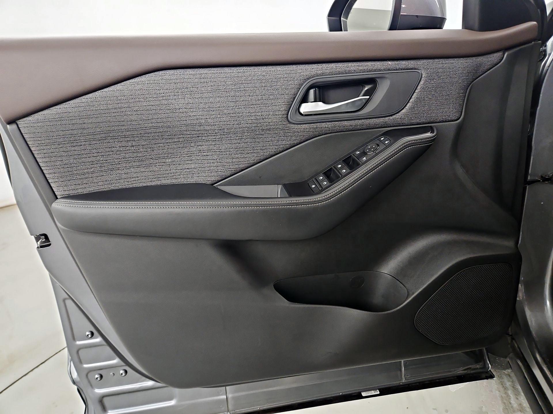 Thumbnail: 2023 Nissan Rogue - 12