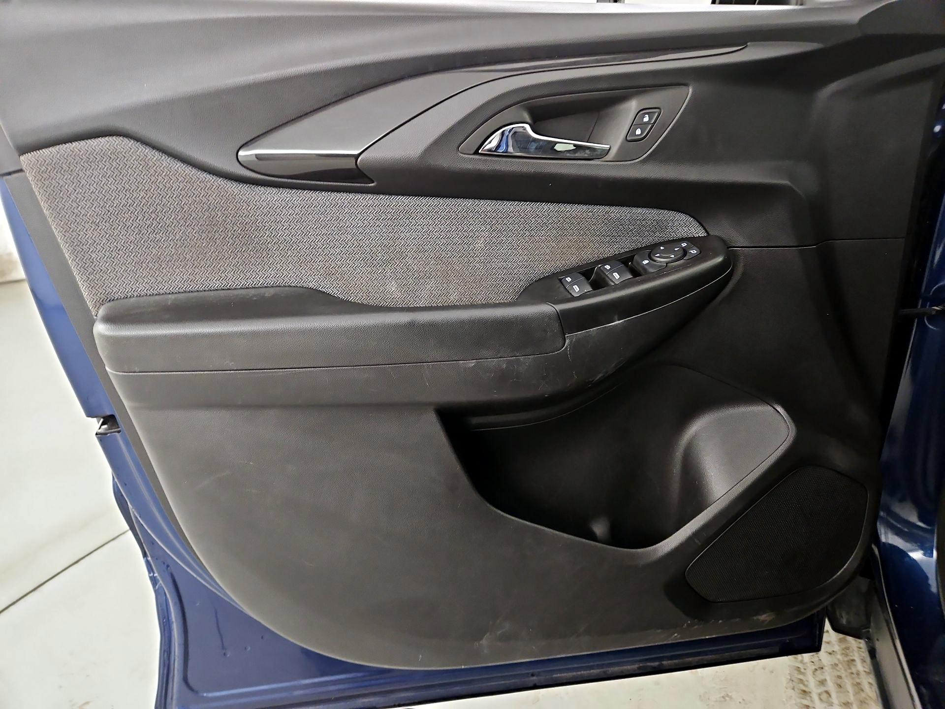 Thumbnail: 2023 Chevrolet TrailBlazer - 12