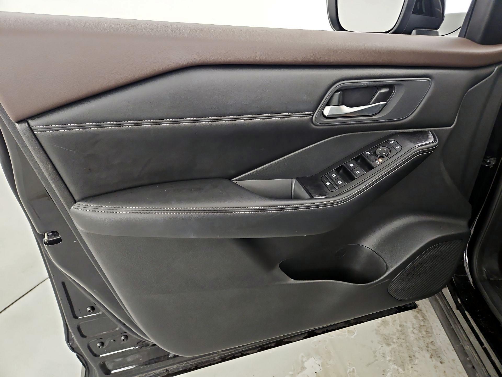 Thumbnail: 2023 Nissan Rogue - 12