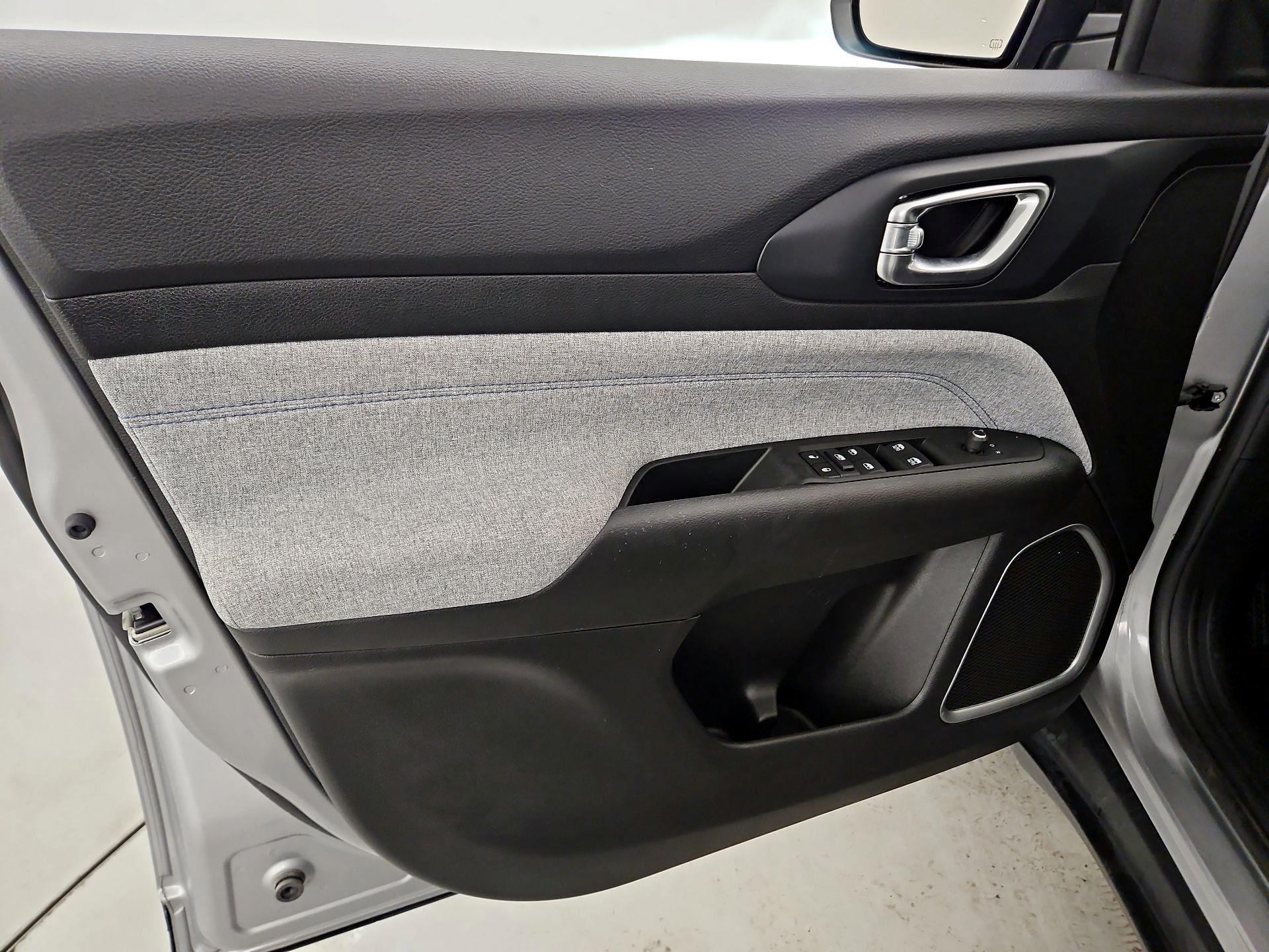 Thumbnail: 2022 Jeep Compass - 12