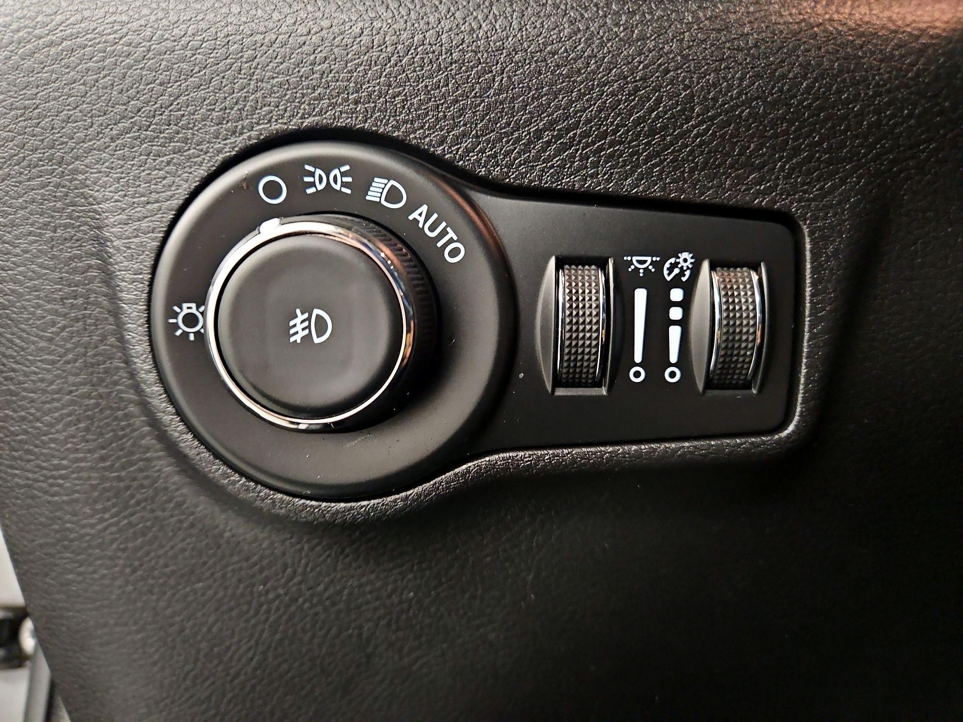 Thumbnail: 2022 Jeep Compass - 13