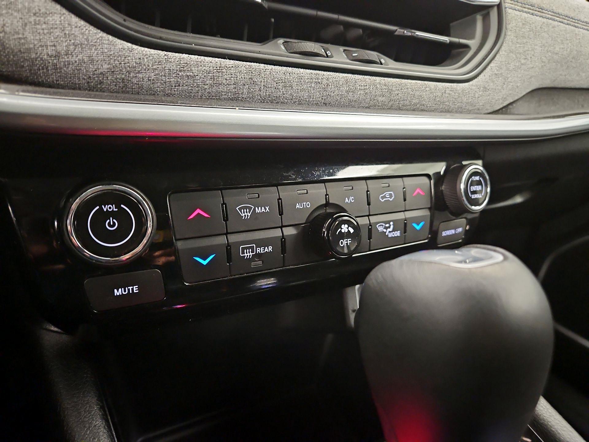 Thumbnail: 2022 Jeep Compass - 16