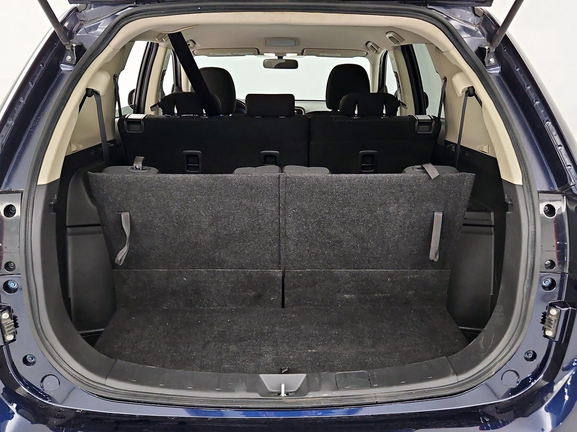 Thumbnail: 2016 Mitsubishi Outlander - 20