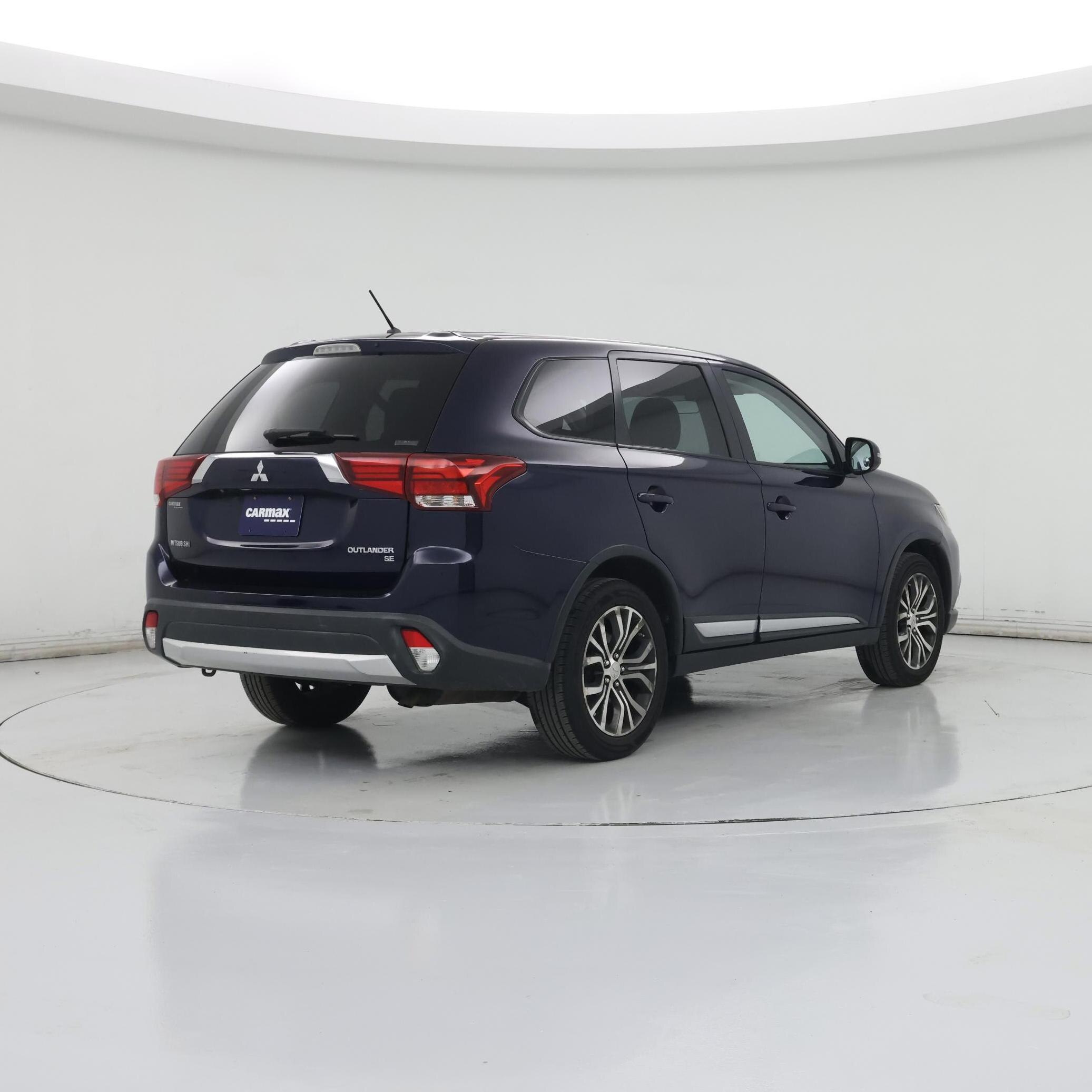 Thumbnail: 2016 Mitsubishi Outlander - 8