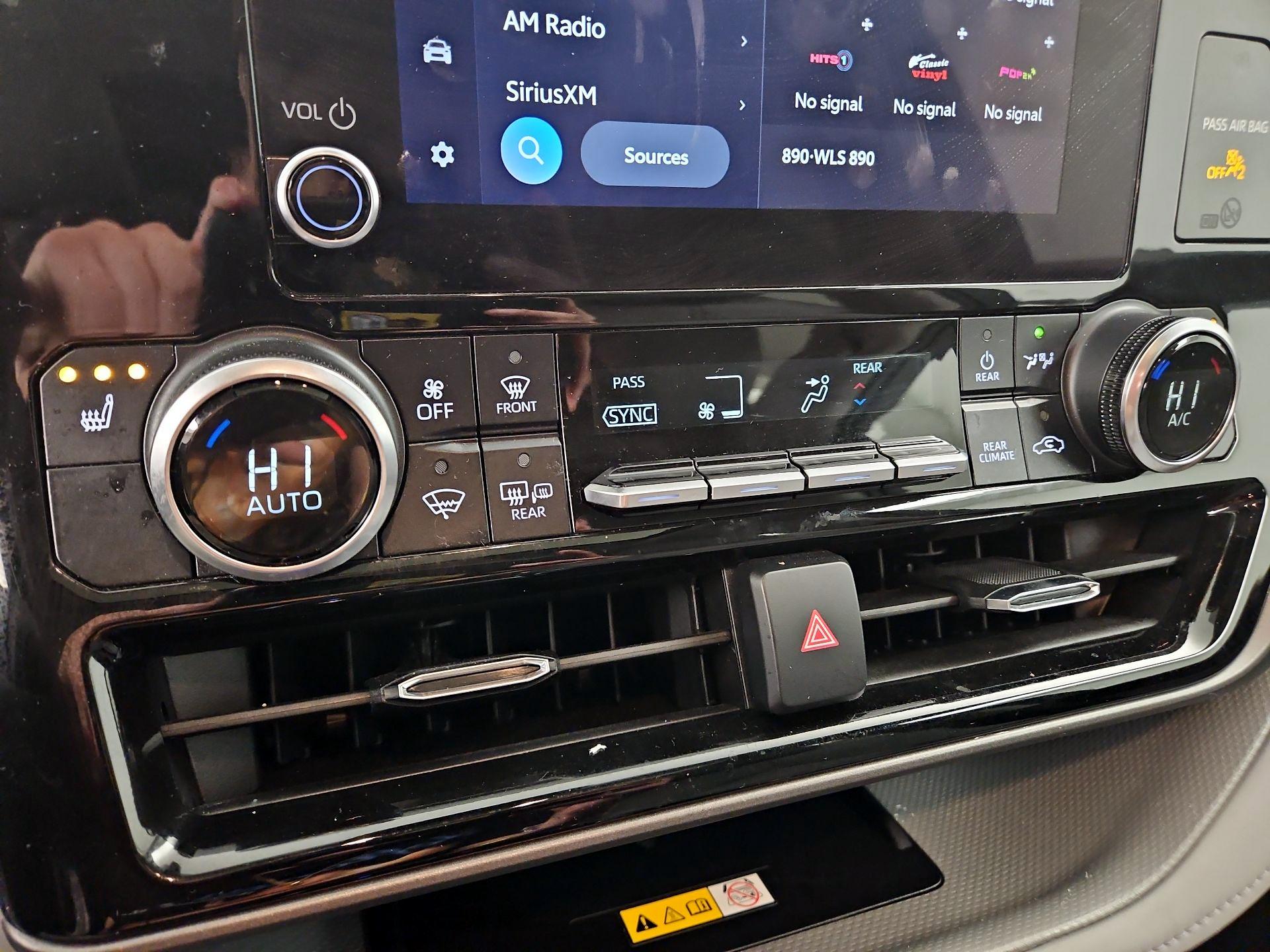 Thumbnail: 2024 Toyota Highlander - 16