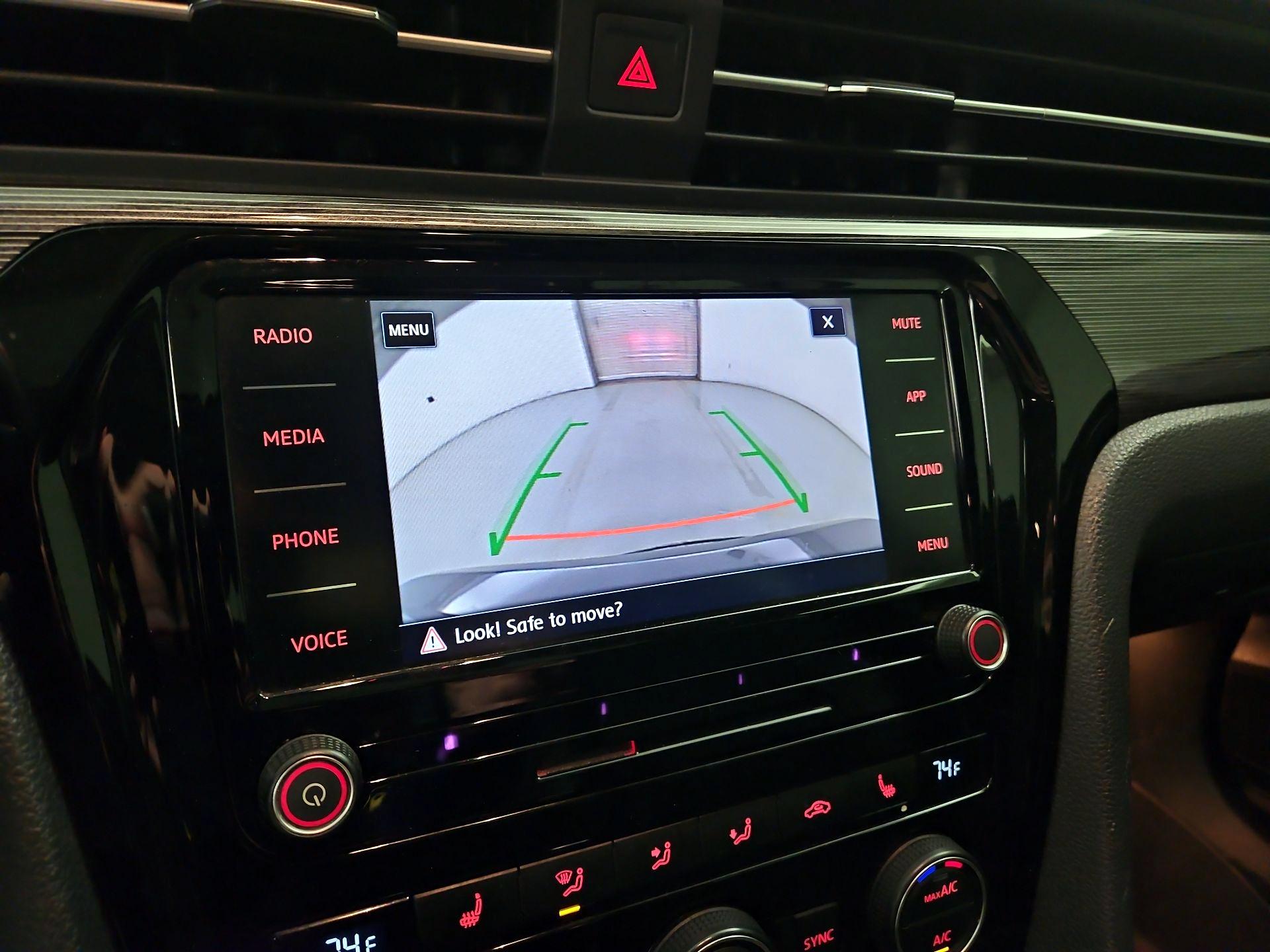 Thumbnail: 2020 Volkswagen Passat - 14