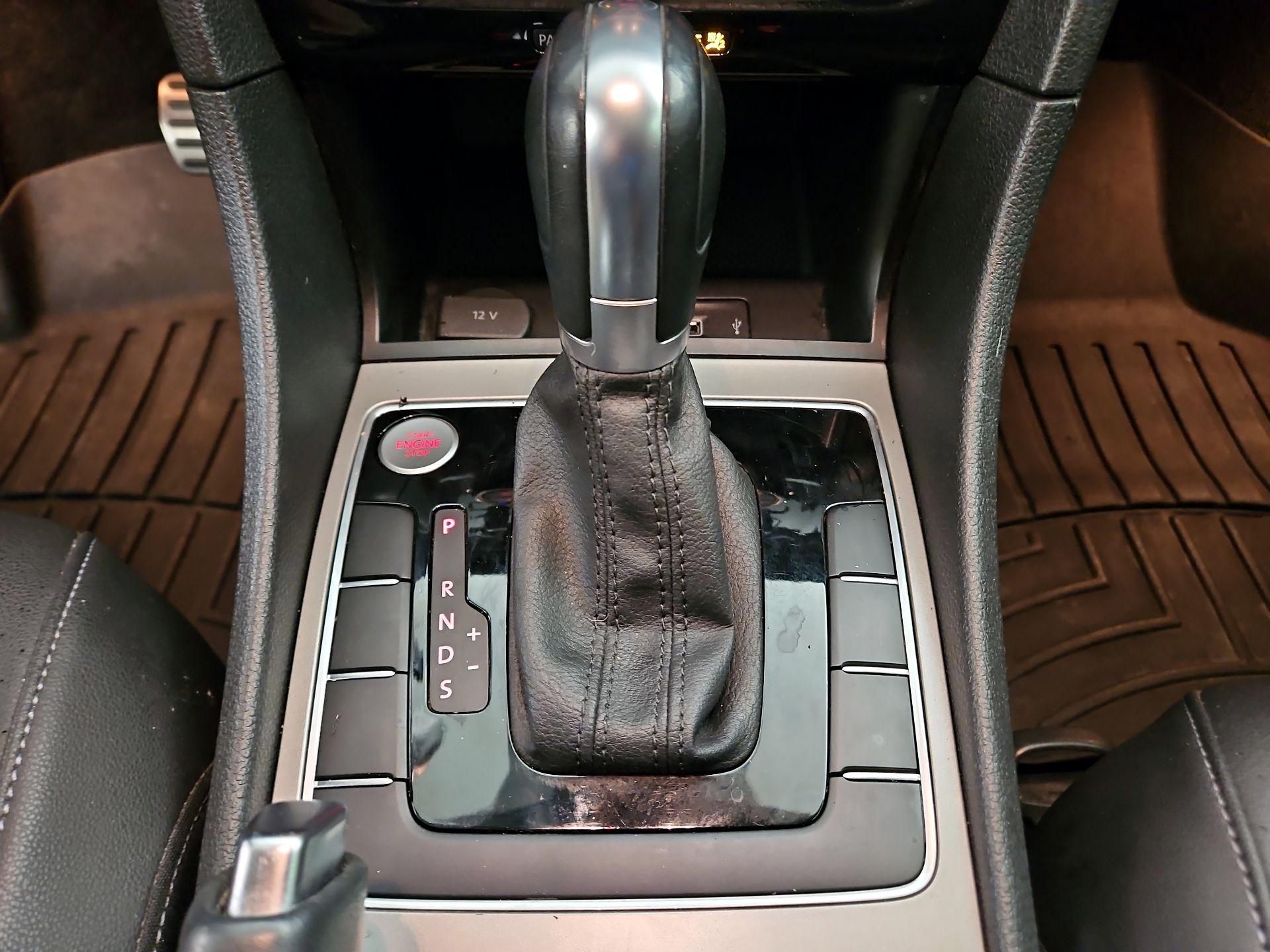 Thumbnail: 2020 Volkswagen Passat - 17