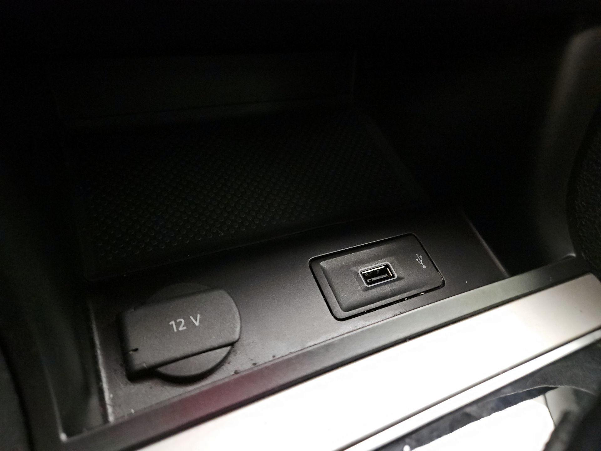 Thumbnail: 2020 Volkswagen Passat - 18