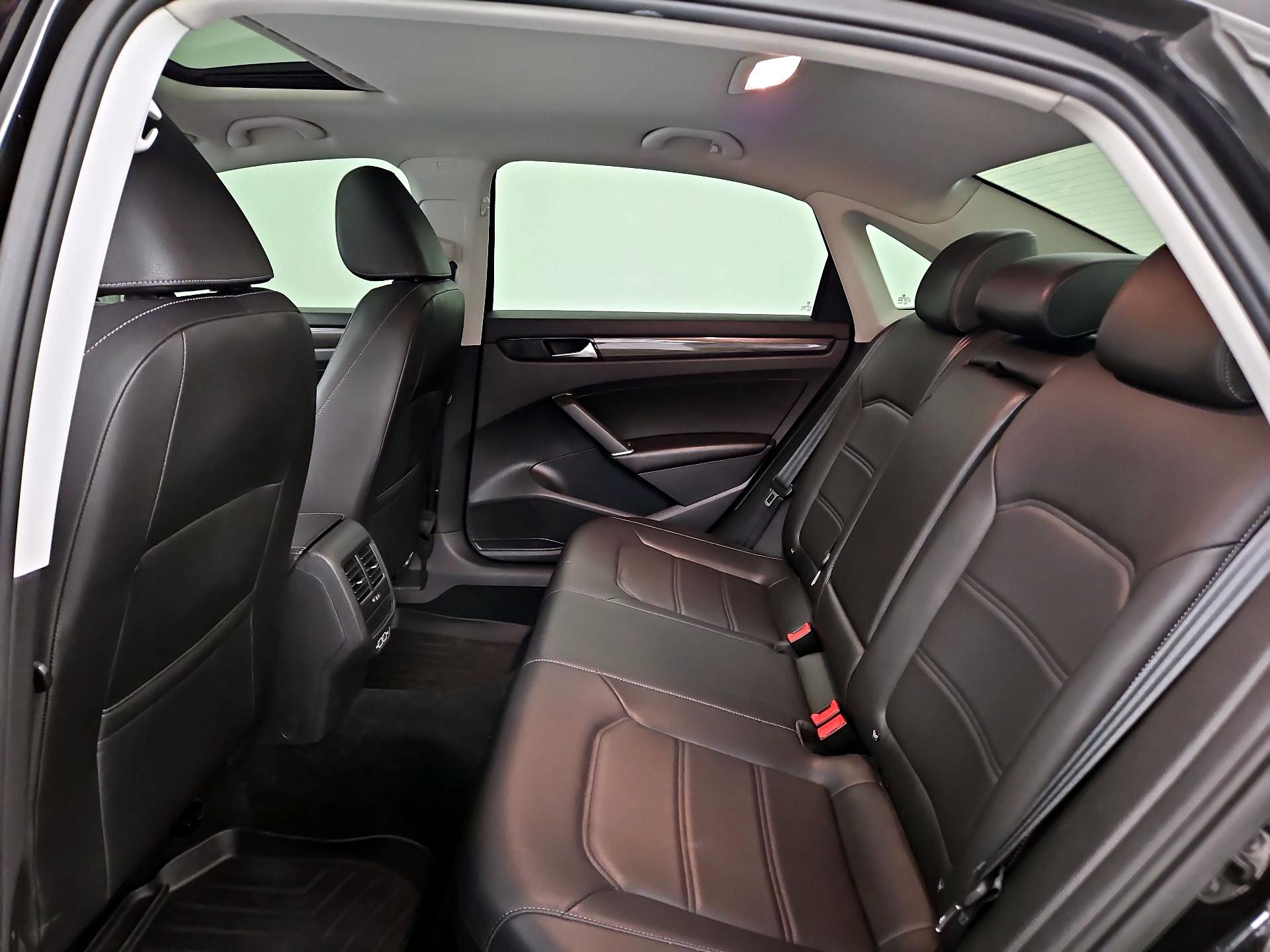 Thumbnail: 2020 Volkswagen Passat - 20