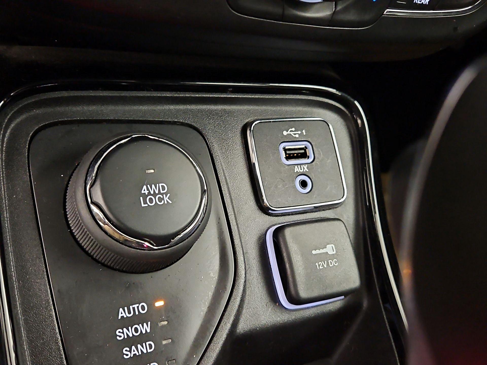 Thumbnail: 2021 Jeep Compass - 19