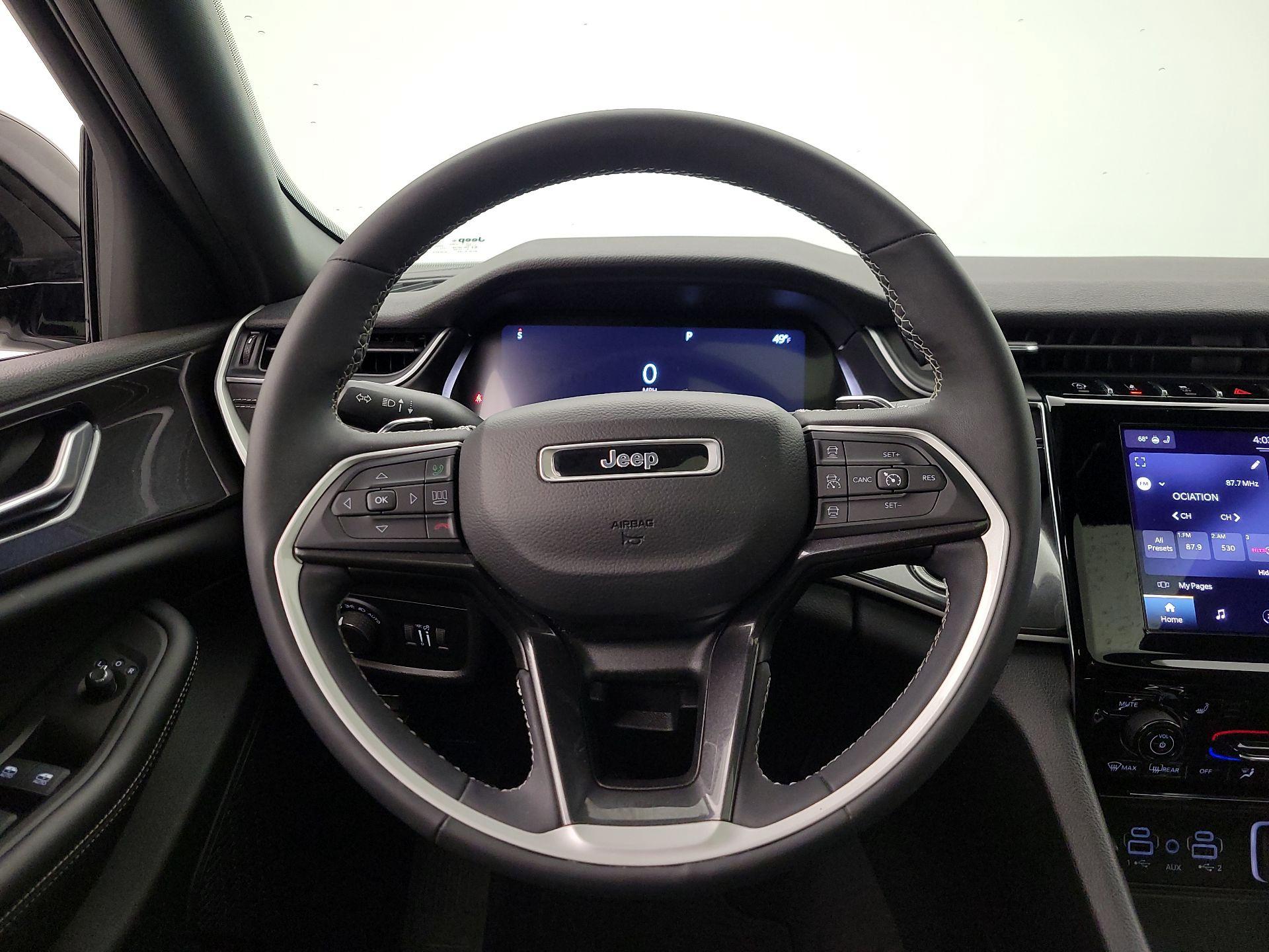 Thumbnail: 2023 Jeep Grand Cherokee - 10