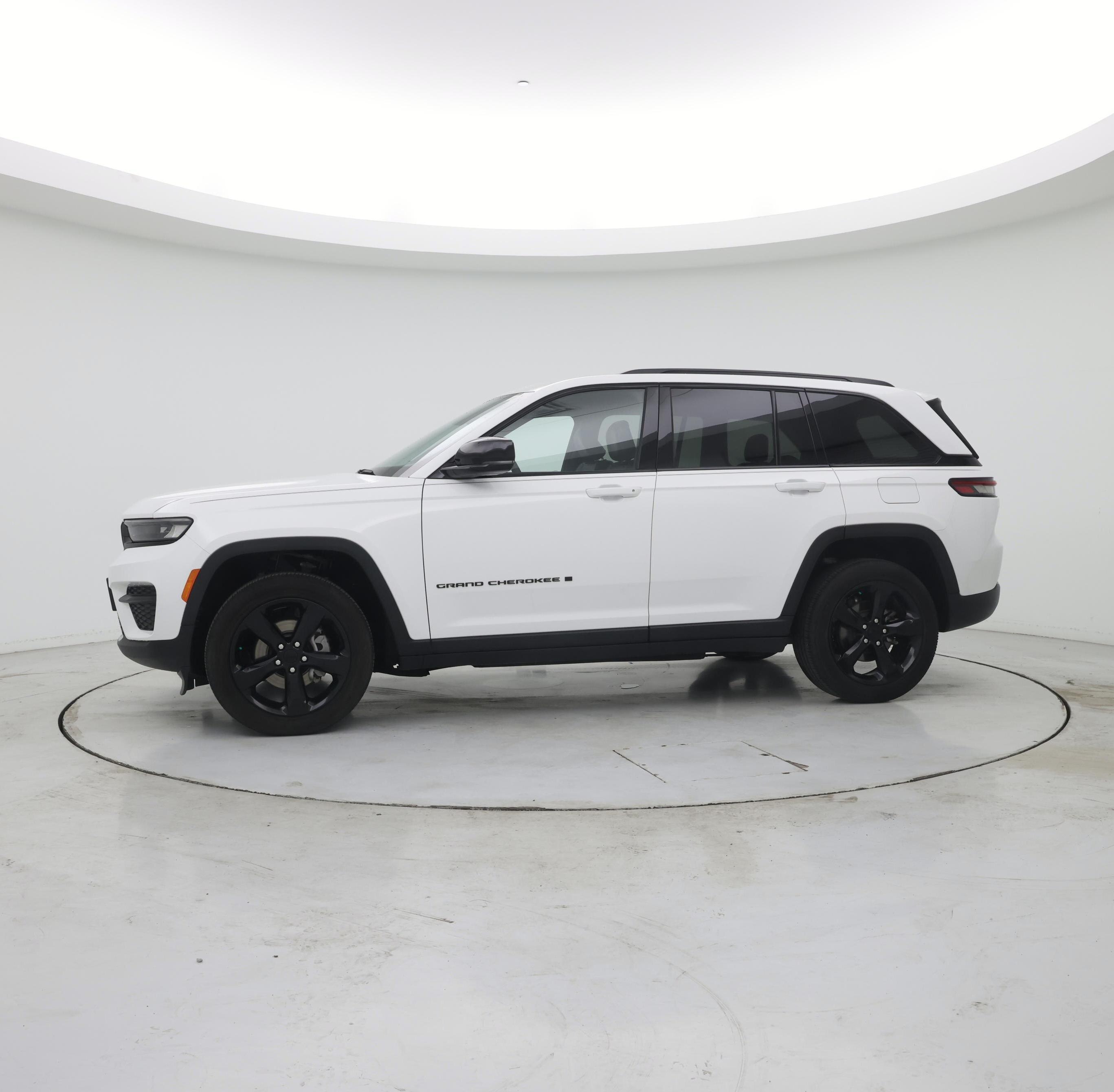 Thumbnail: 2023 Jeep Grand Cherokee - 3