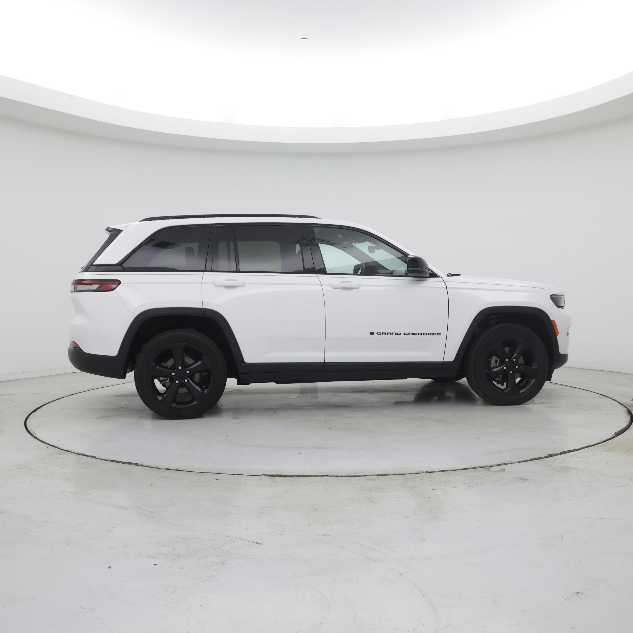 Thumbnail: 2023 Jeep Grand Cherokee - 7