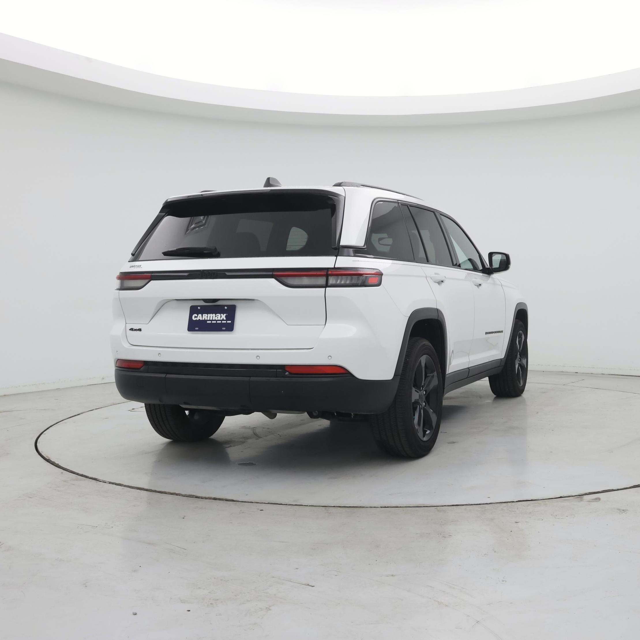 Thumbnail: 2023 Jeep Grand Cherokee - 8