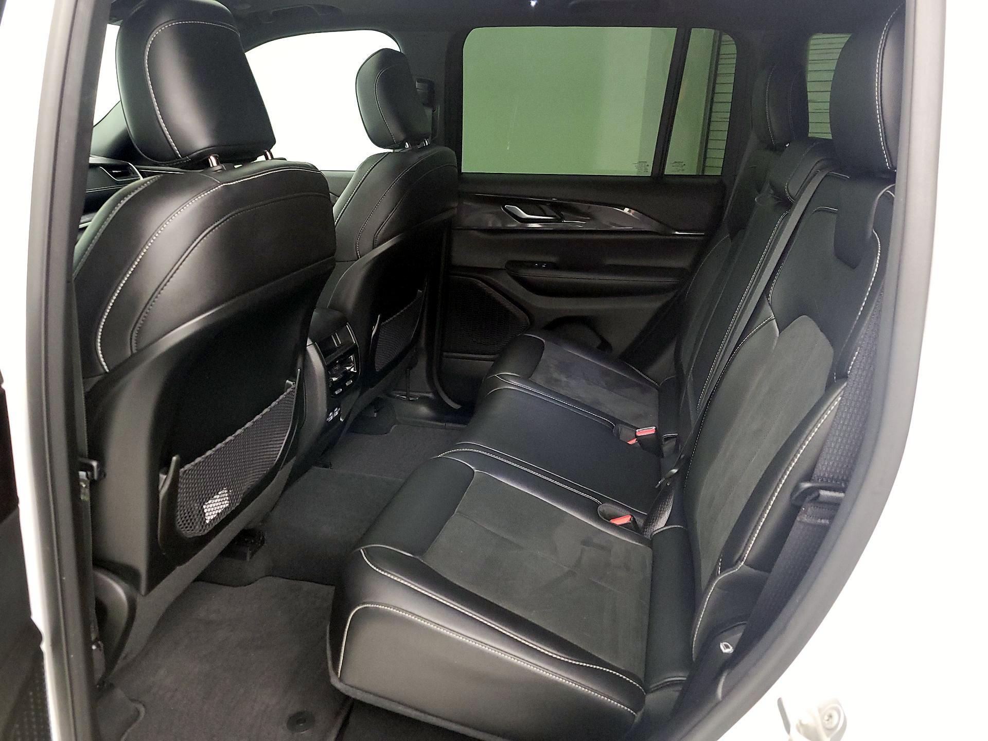 Thumbnail: 2023 Jeep Grand Cherokee - 19