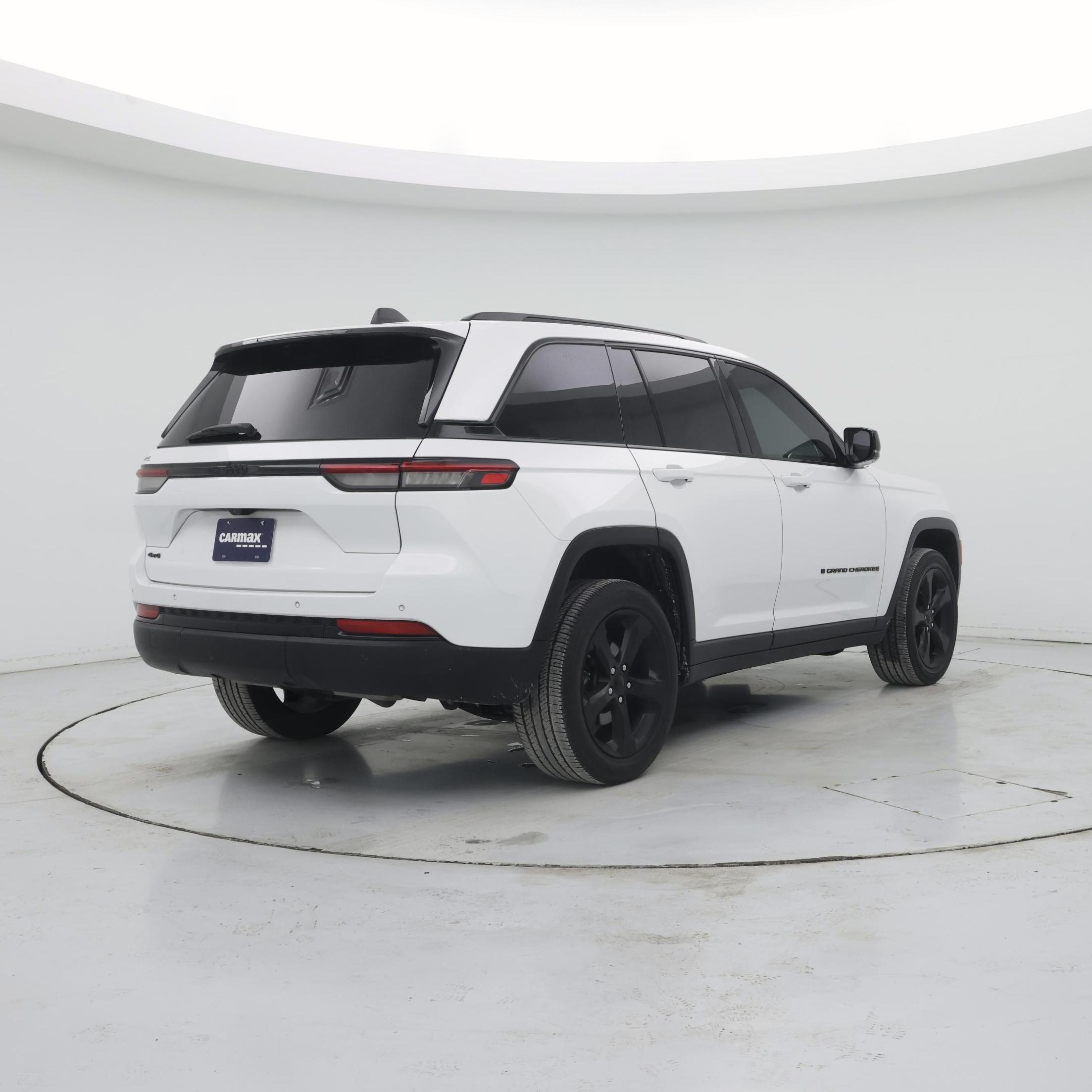 Thumbnail: 2023 Jeep Grand Cherokee - 8