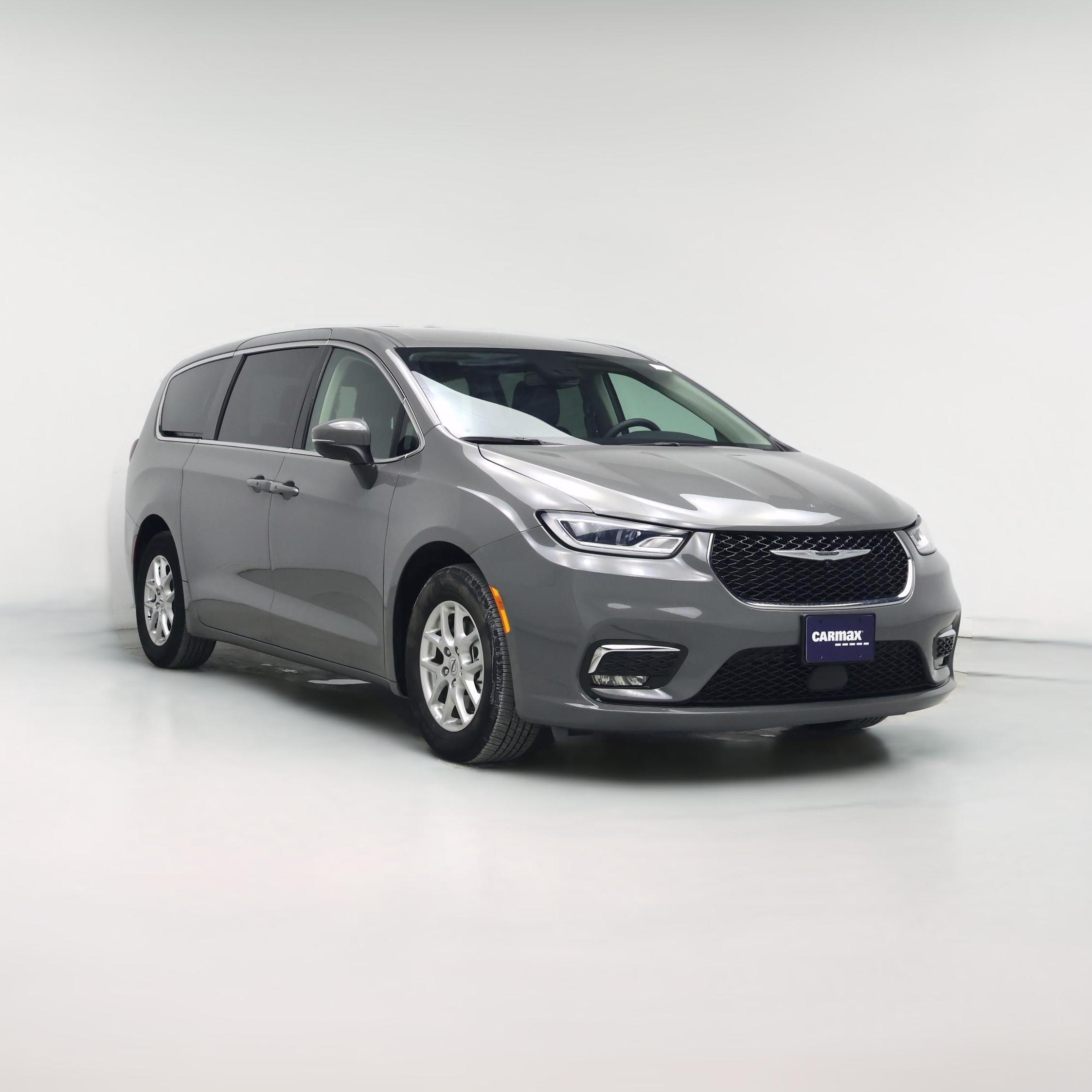 Thumbnail: 2023 Chrysler Pacifica - 1