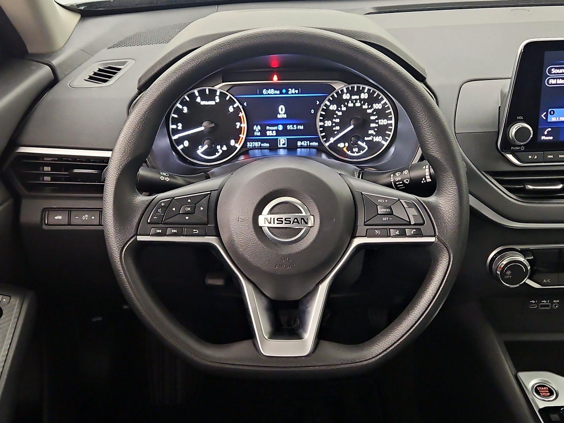 Thumbnail: 2022 Nissan Altima - 10