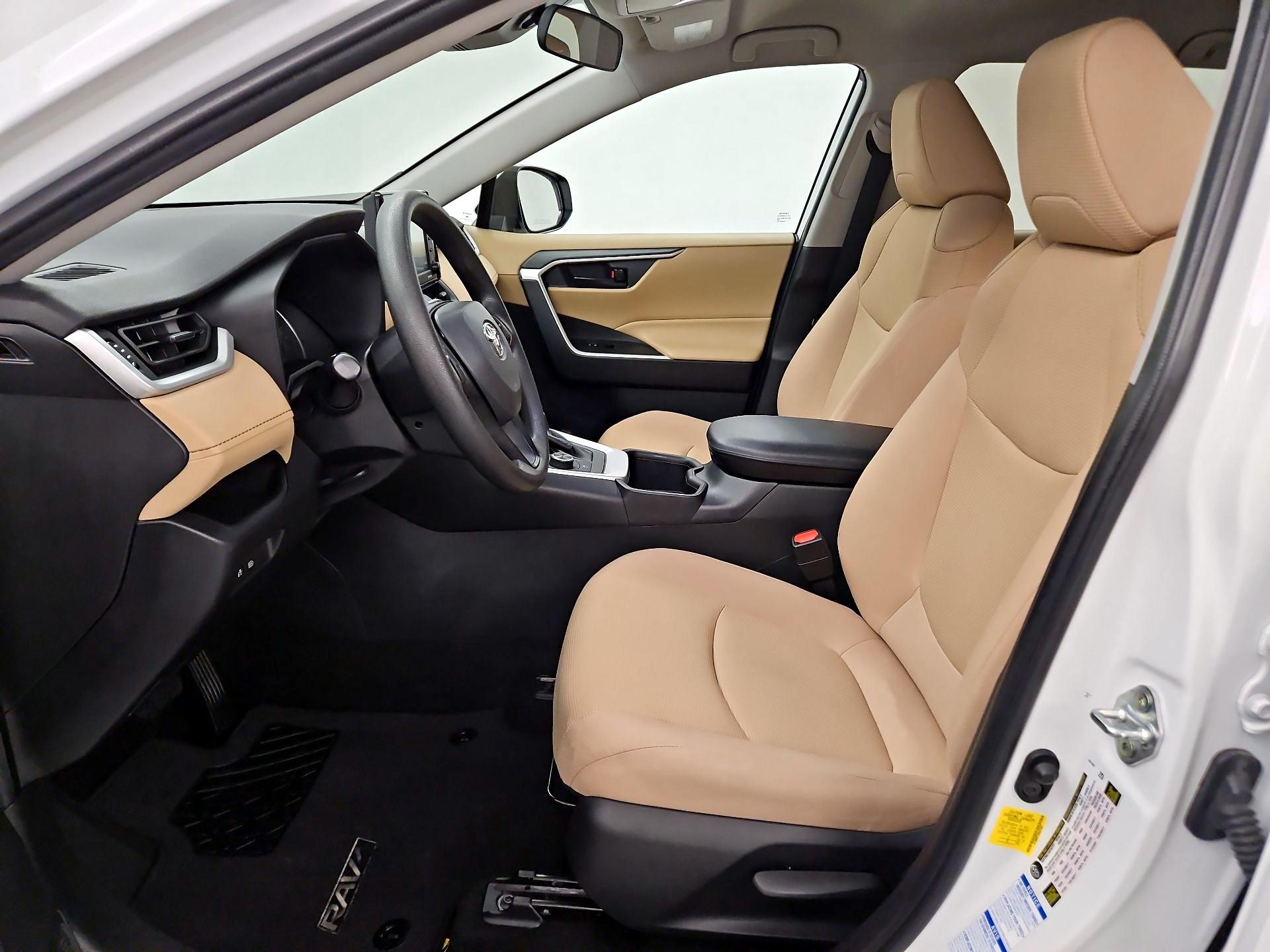 Thumbnail: 2022 Toyota RAV4 - 11