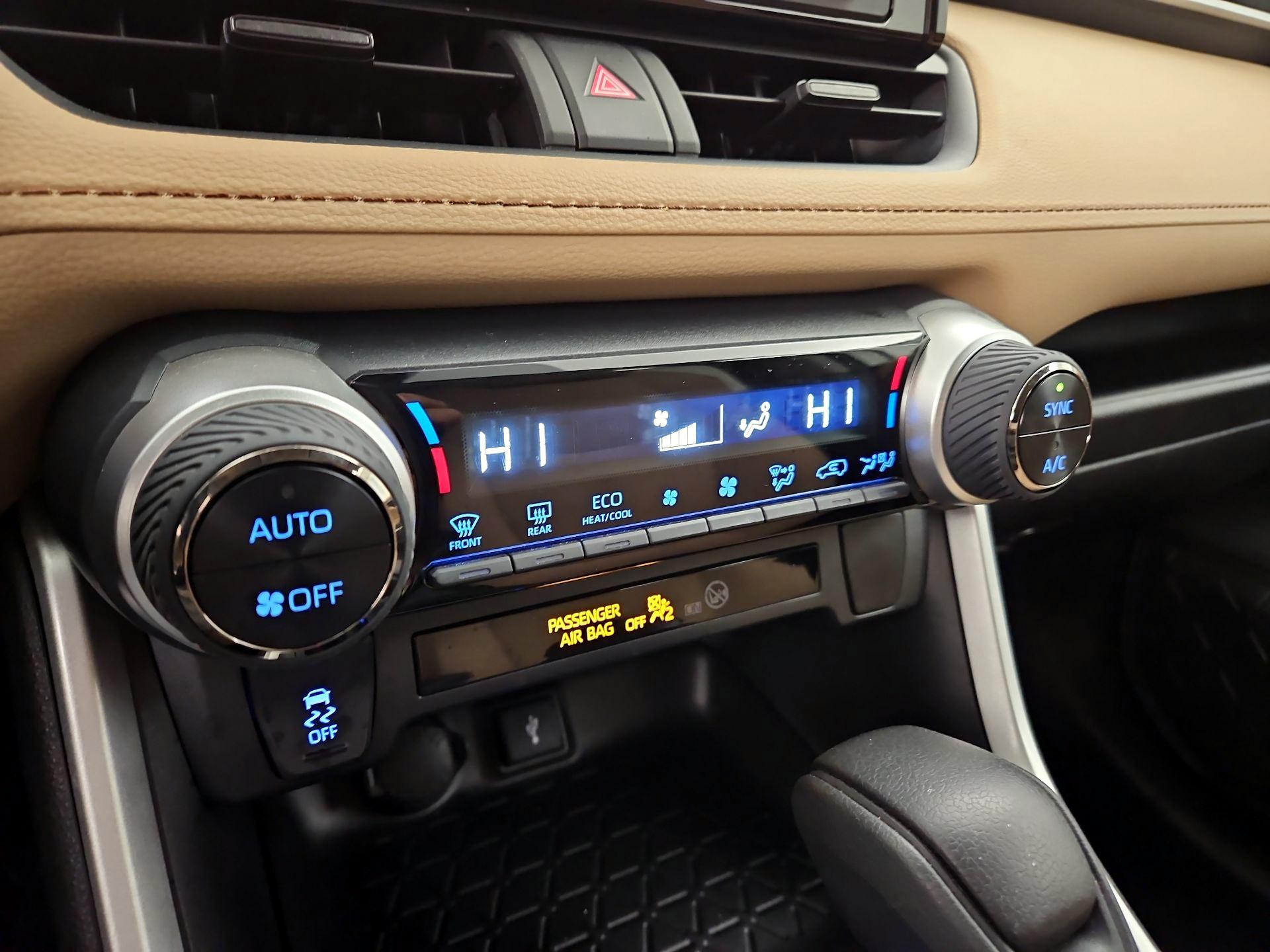 Thumbnail: 2022 Toyota RAV4 - 16