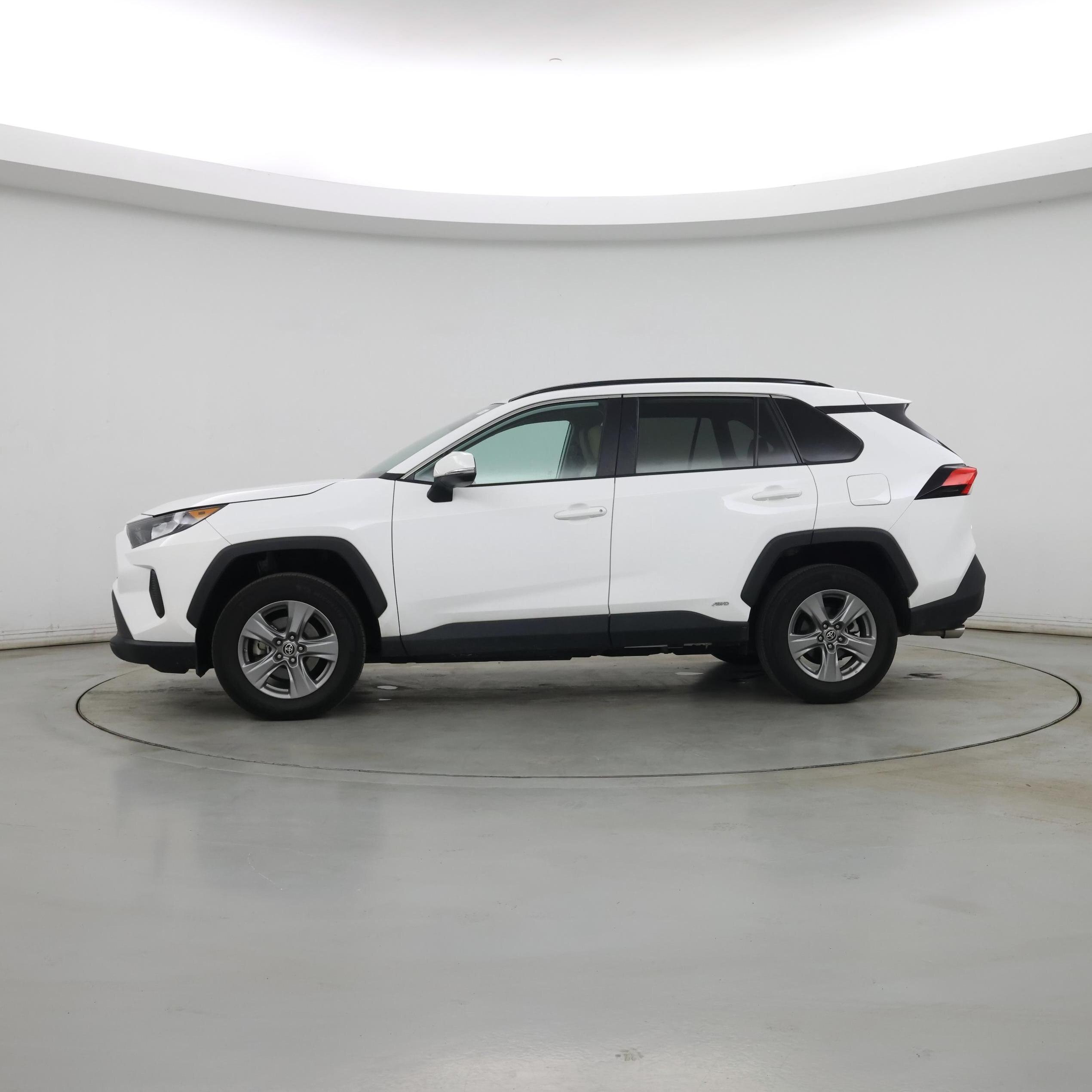 Thumbnail: 2022 Toyota RAV4 - 3