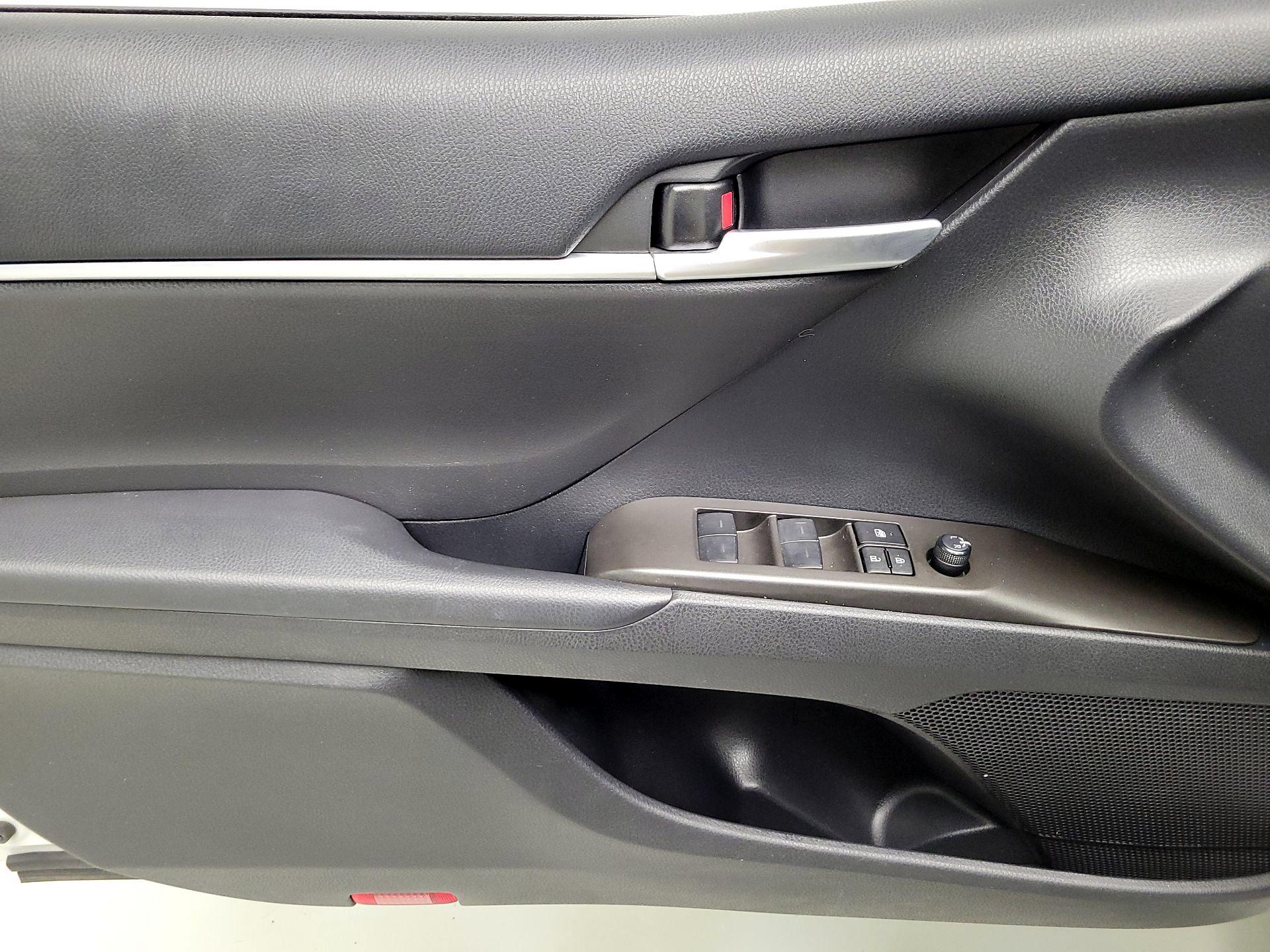 Thumbnail: 2023 Toyota Camry - 12