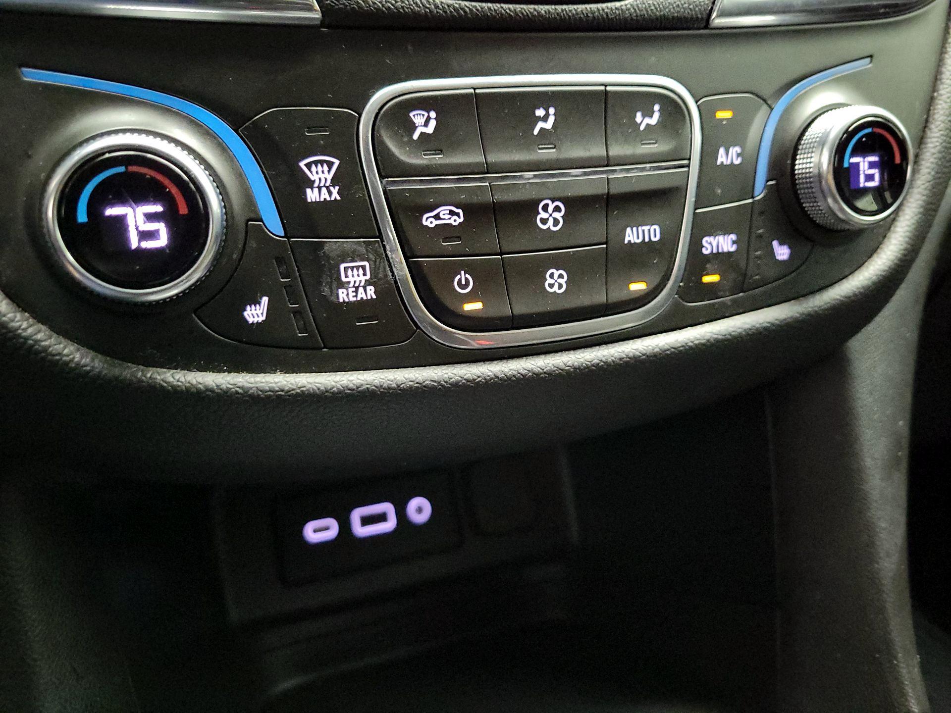 Thumbnail: 2020 Chevrolet Equinox - 16