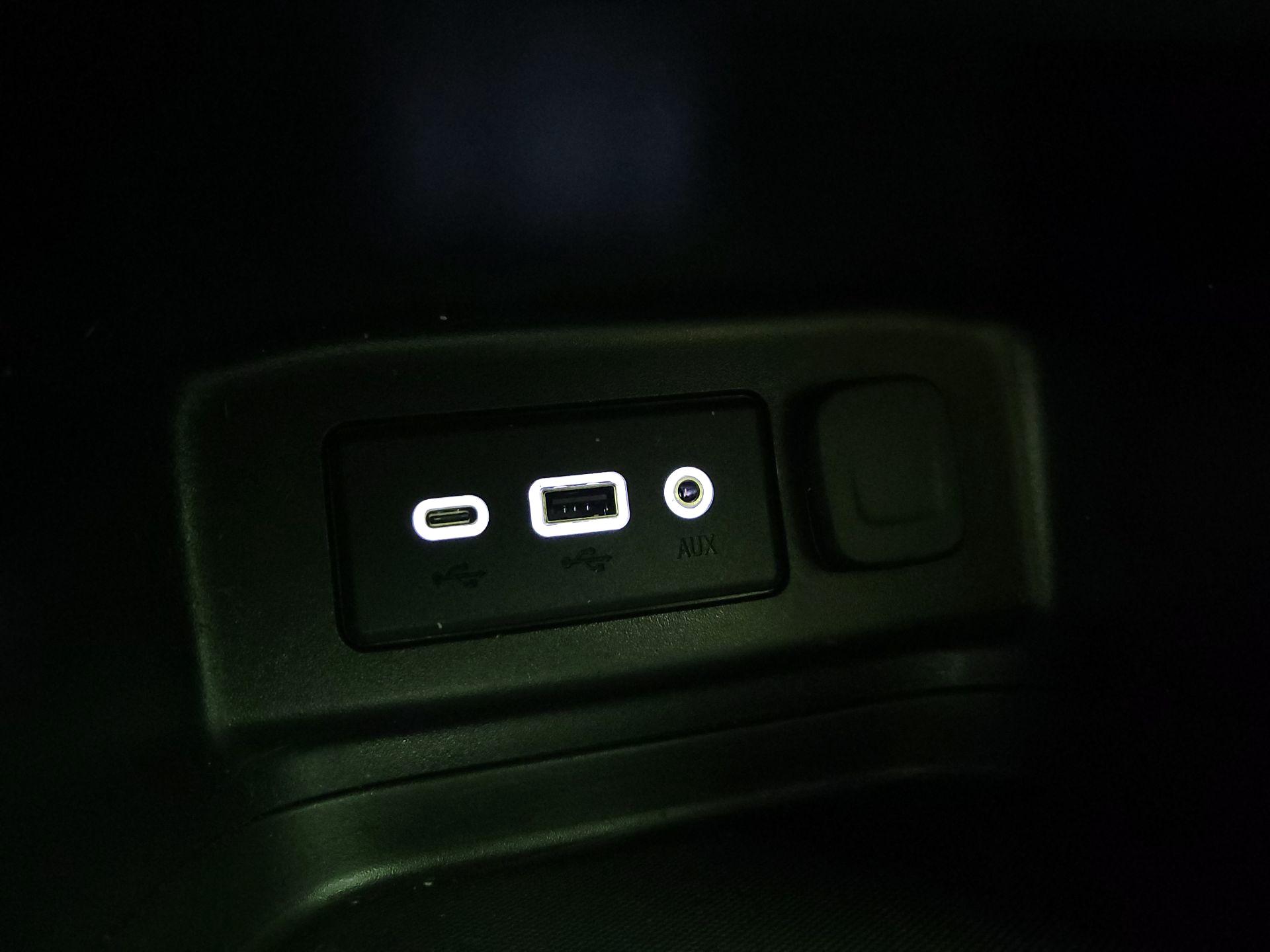 Thumbnail: 2020 Chevrolet Equinox - 18