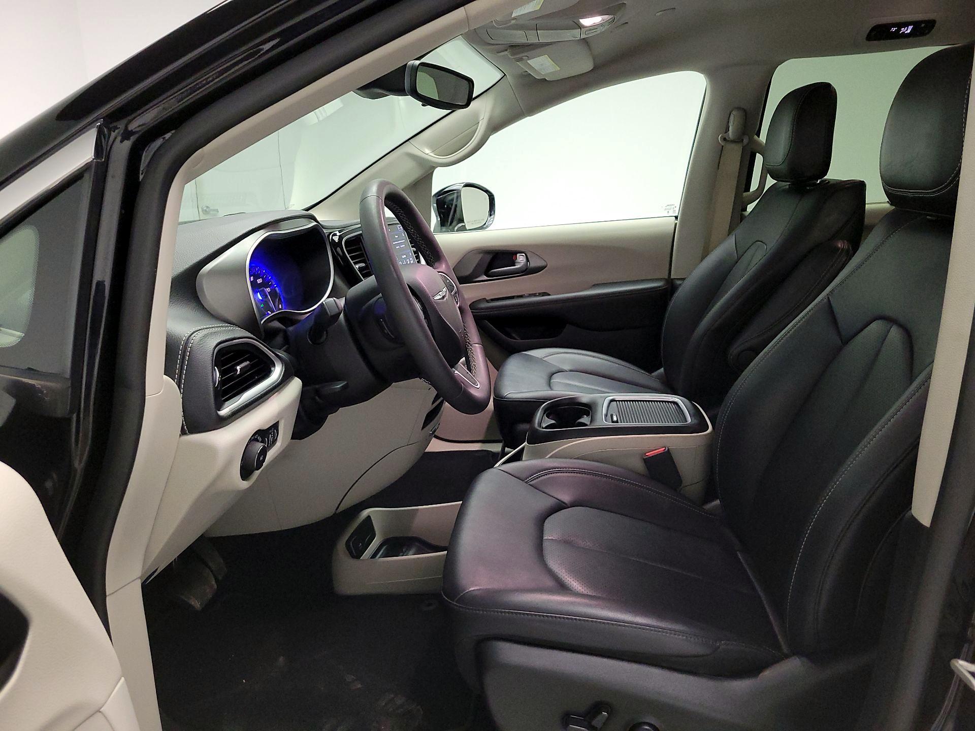 Thumbnail: 2024 Chrysler Pacifica - 11