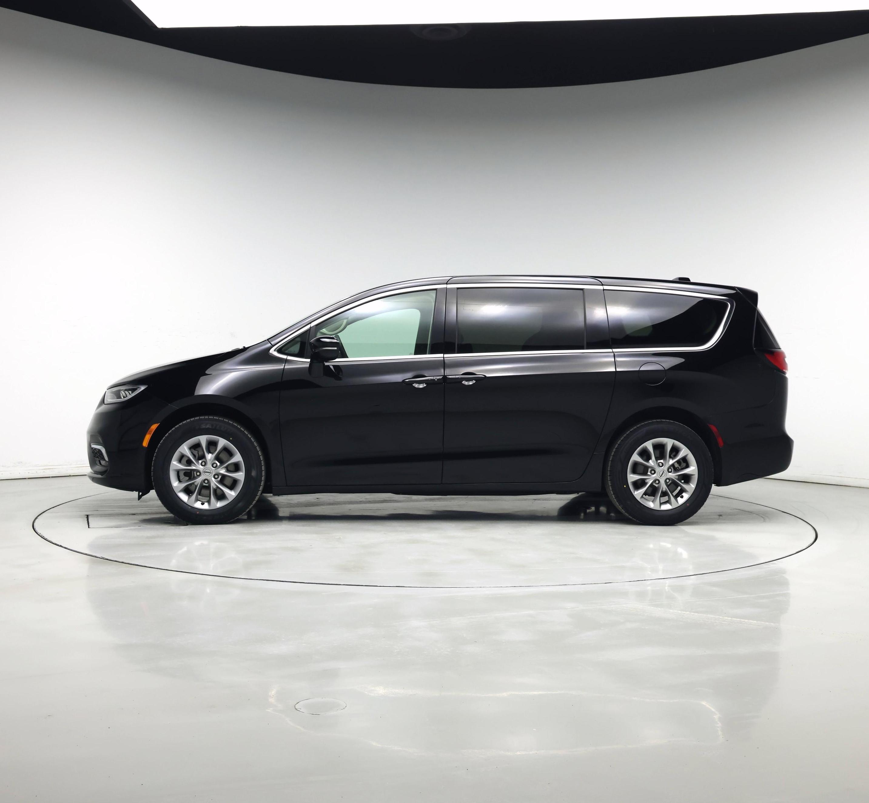 Thumbnail: 2024 Chrysler Pacifica - 3