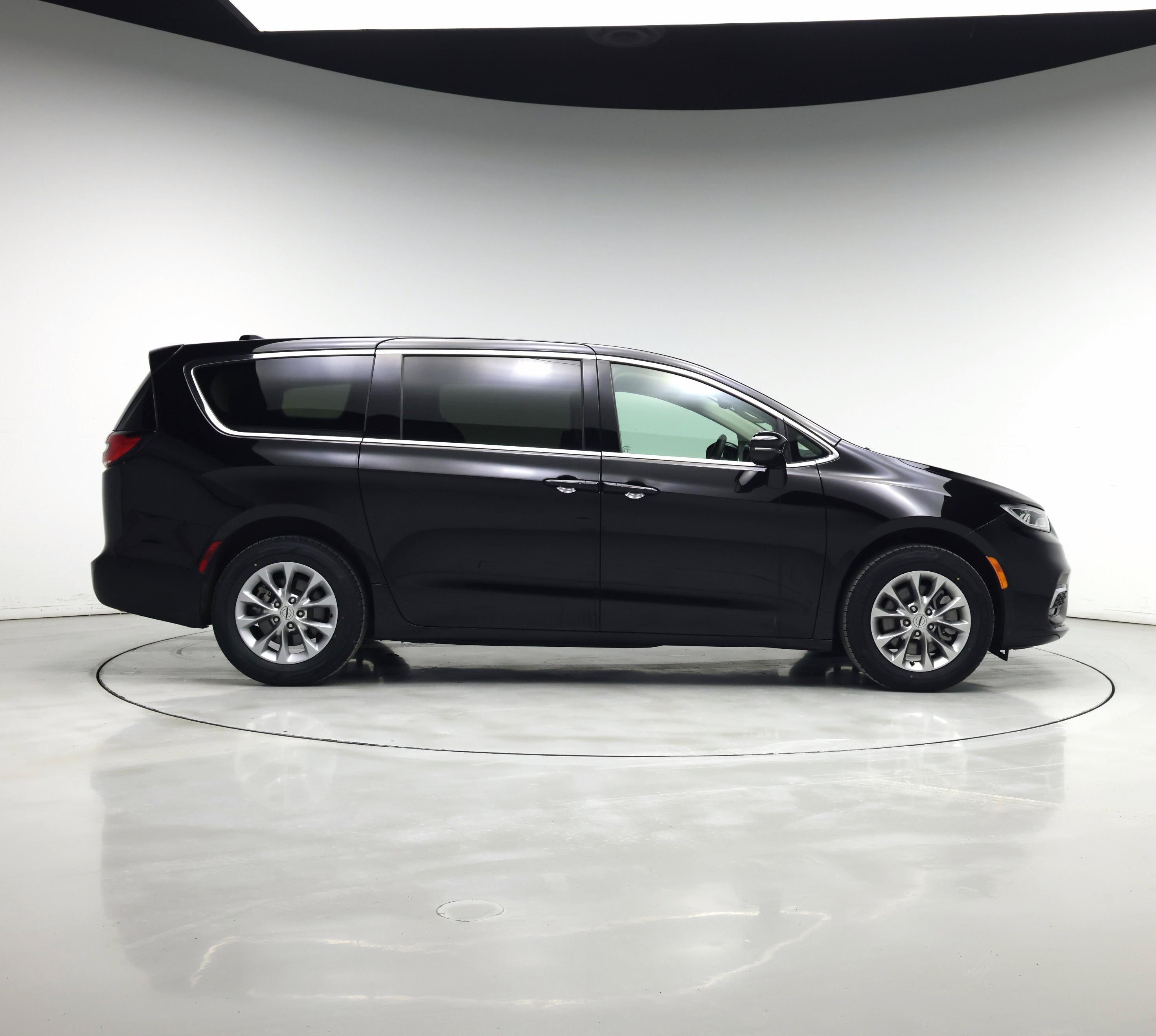 Thumbnail: 2024 Chrysler Pacifica - 7