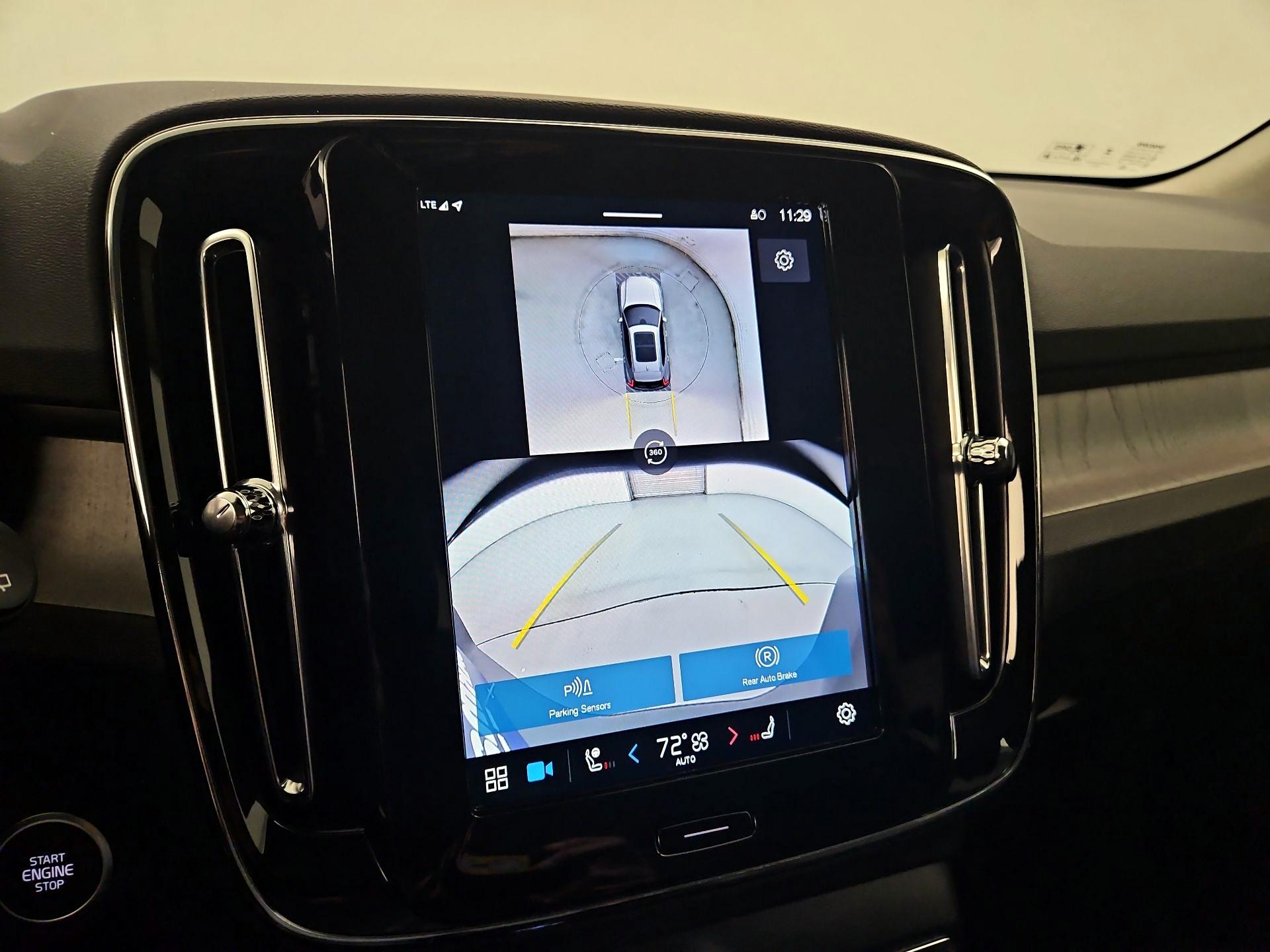 Thumbnail: 2025 Volvo XC40 - 13