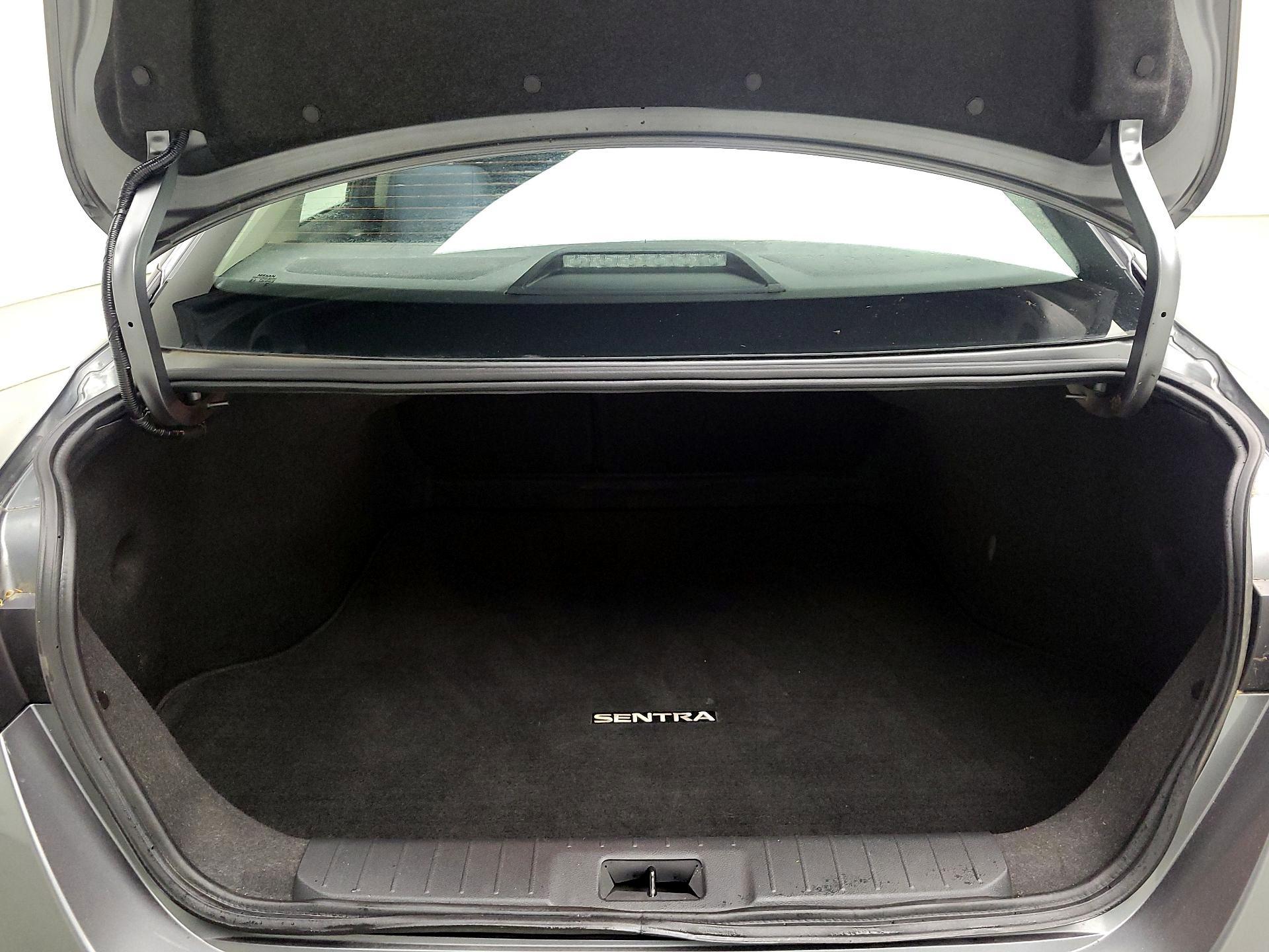 Thumbnail: 2023 Nissan Sentra - 18