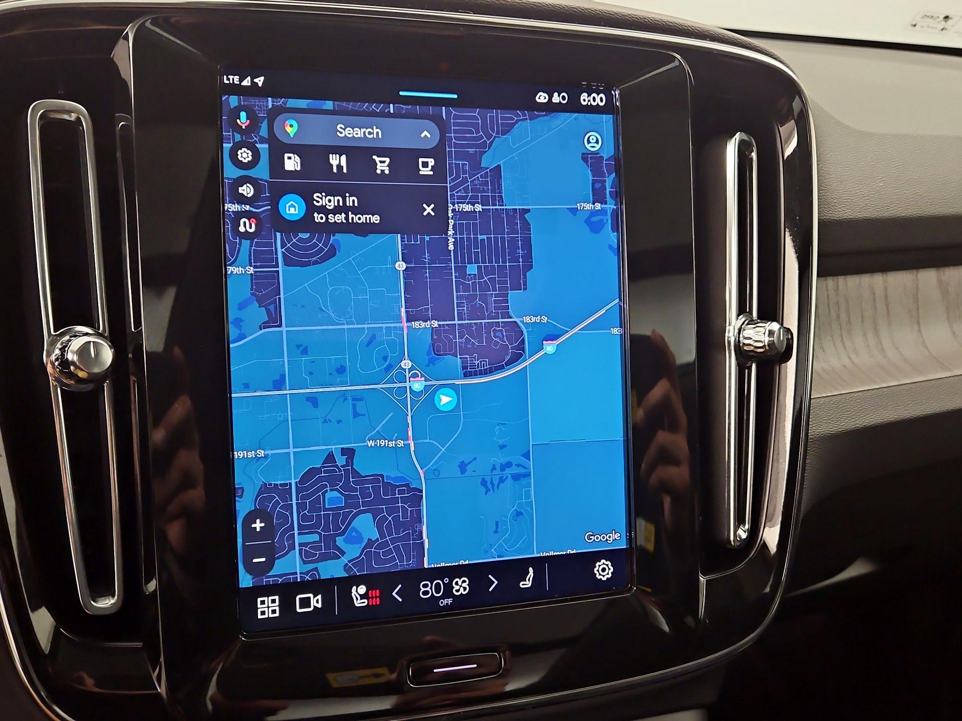 Thumbnail: 2025 Volvo XC40 - 13