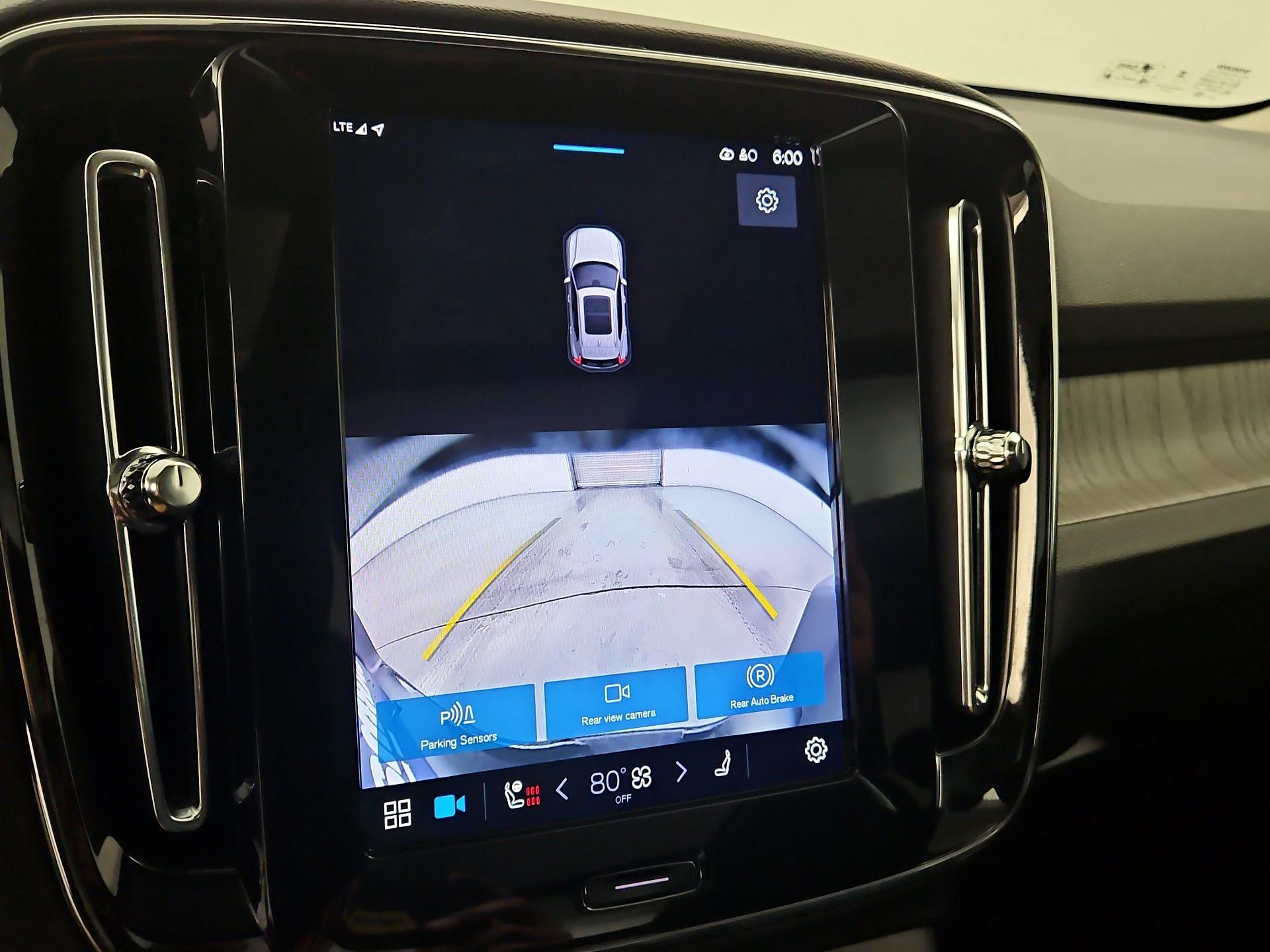 Thumbnail: 2025 Volvo XC40 - 14