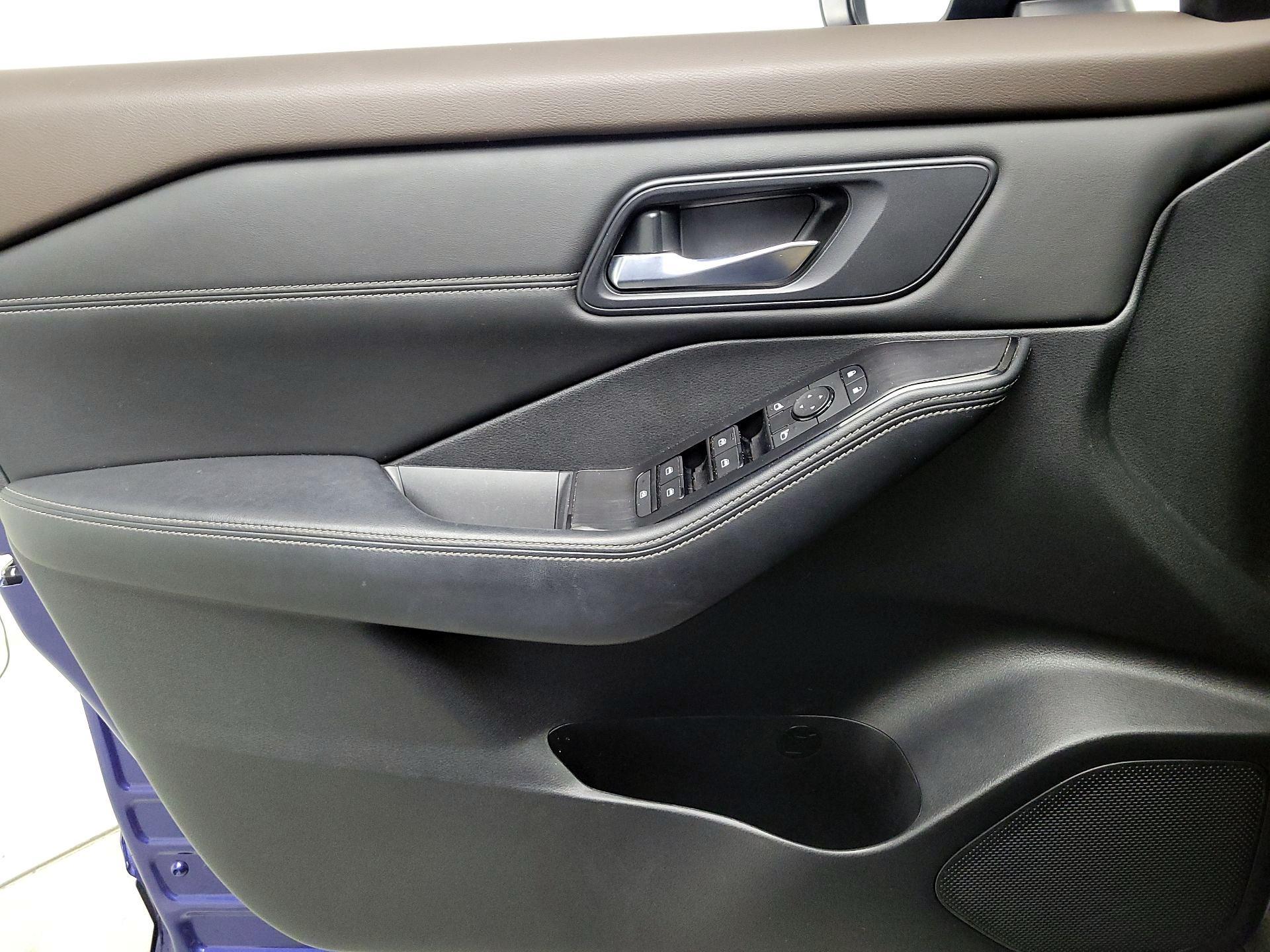 Thumbnail: 2022 Nissan Rogue - 12