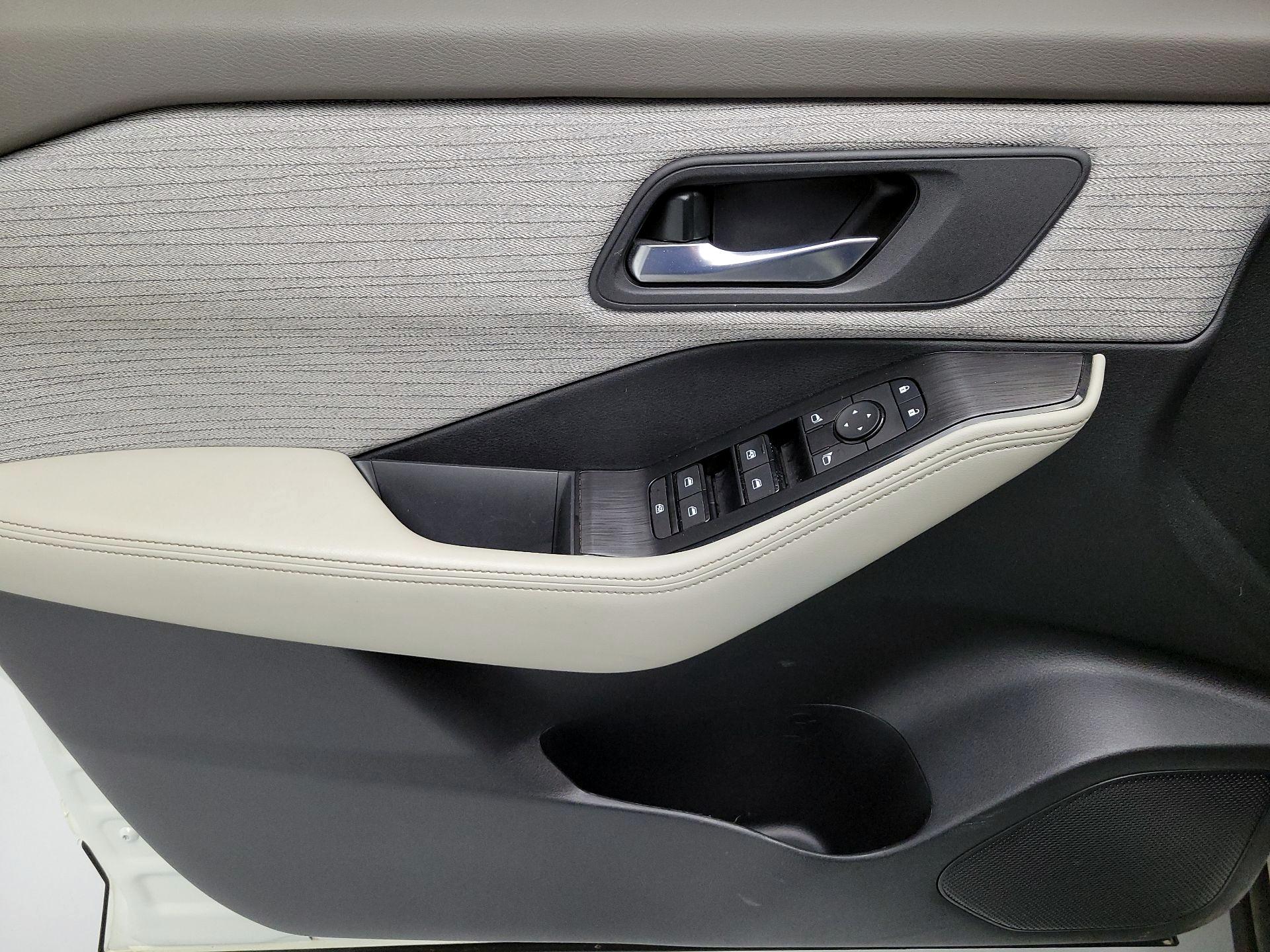 Thumbnail: 2023 Nissan Rogue - 12